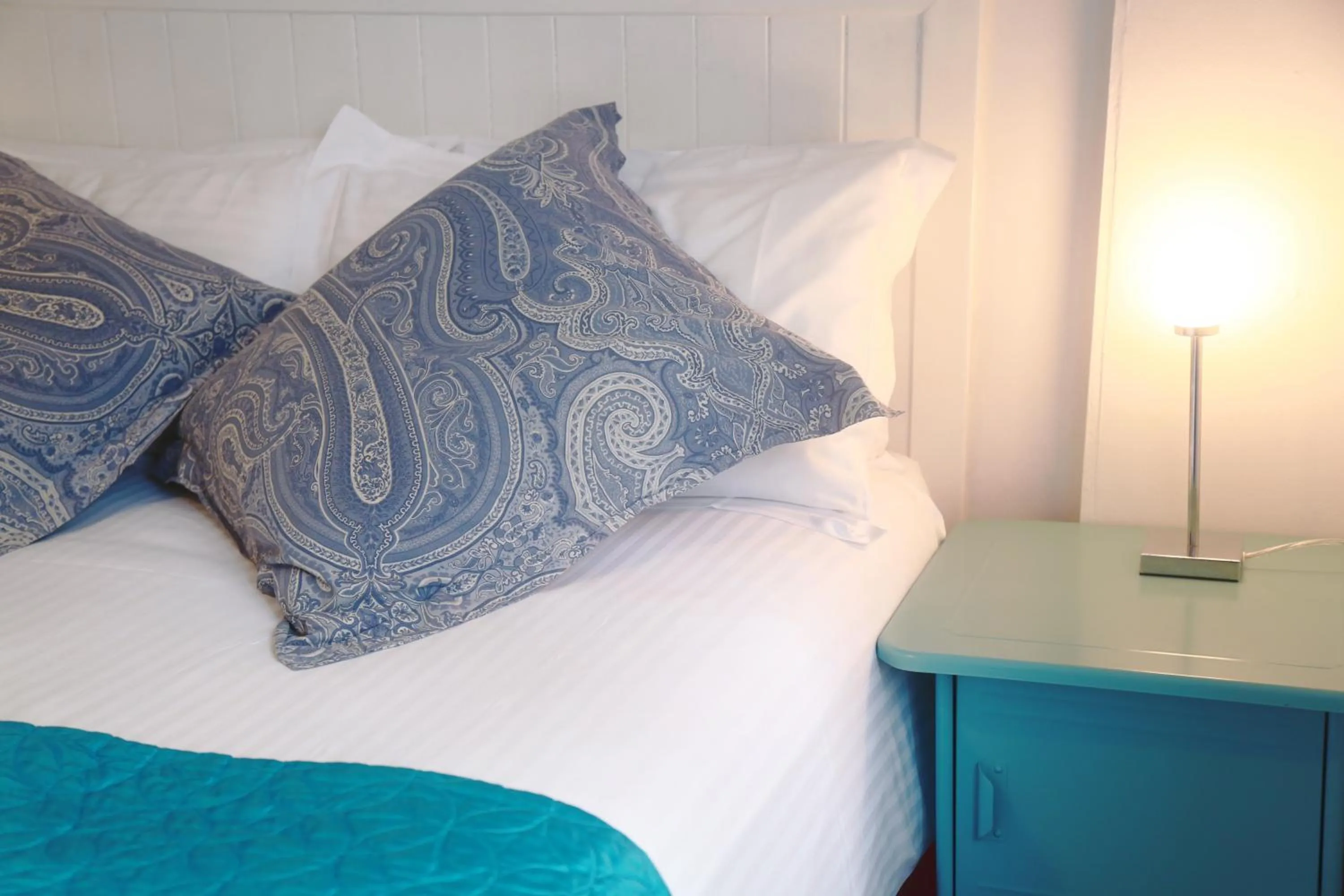 Bed in Motel Schmotel