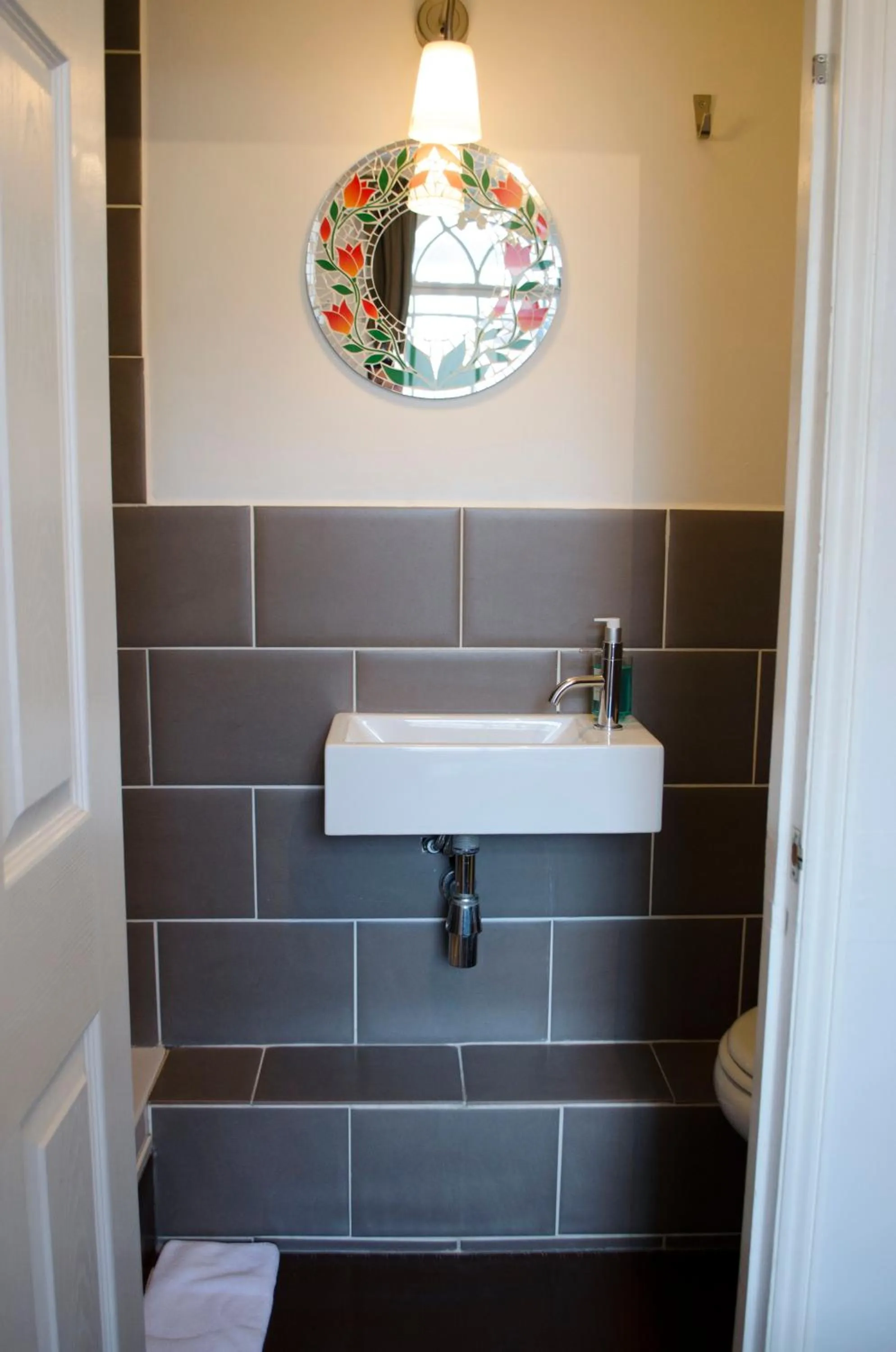 Bathroom in Motel Schmotel