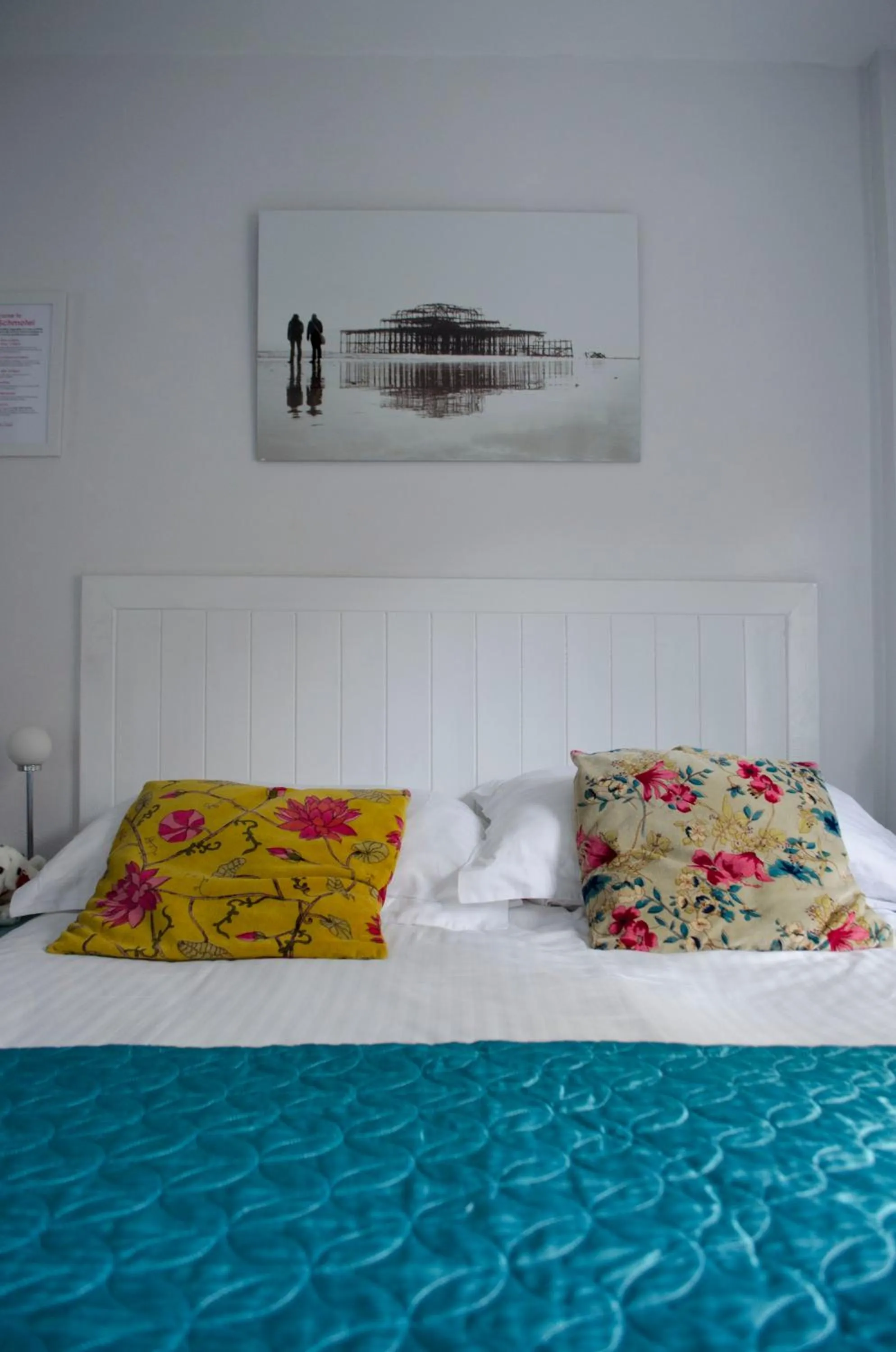 Bed in Motel Schmotel