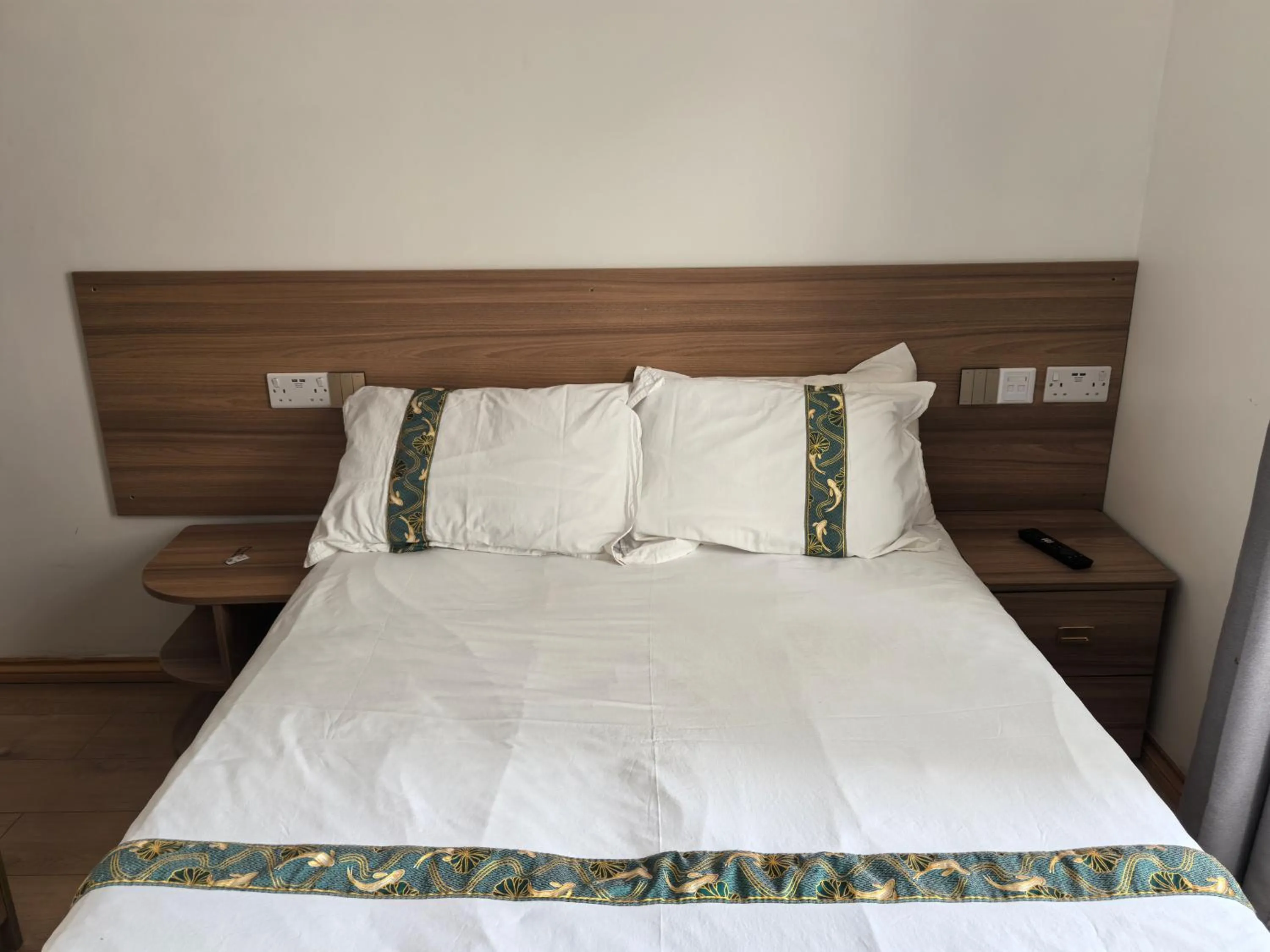 Bed in Motel Schmotel