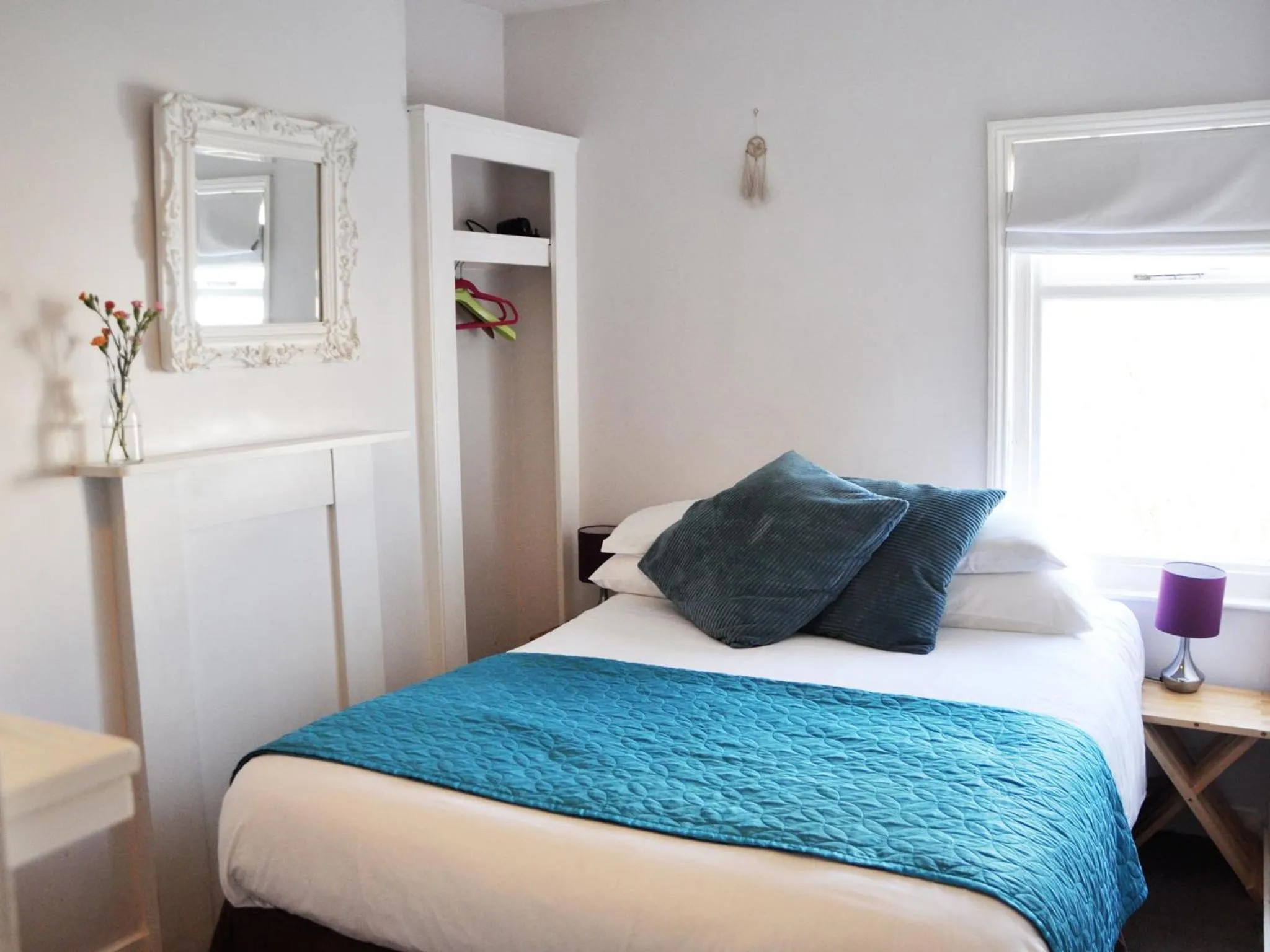 Bed in Motel Schmotel