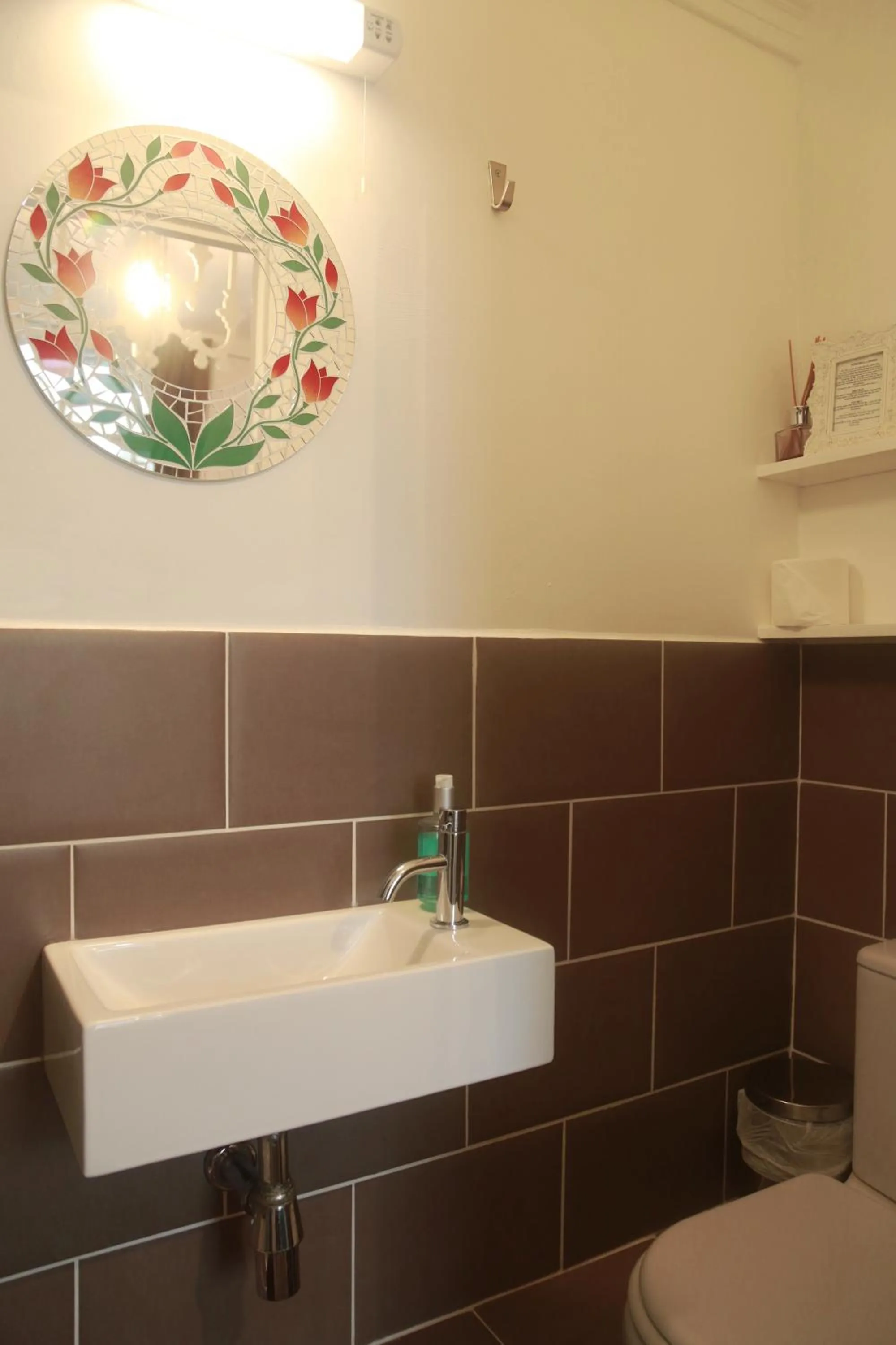 Bathroom in Motel Schmotel