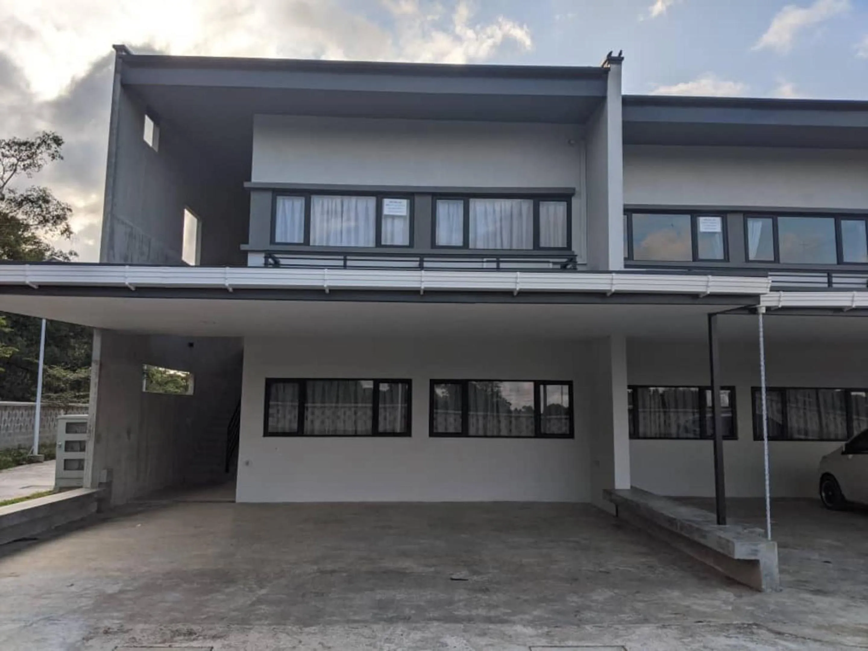 Property building in Roxy Sematan Villa & Townhouse