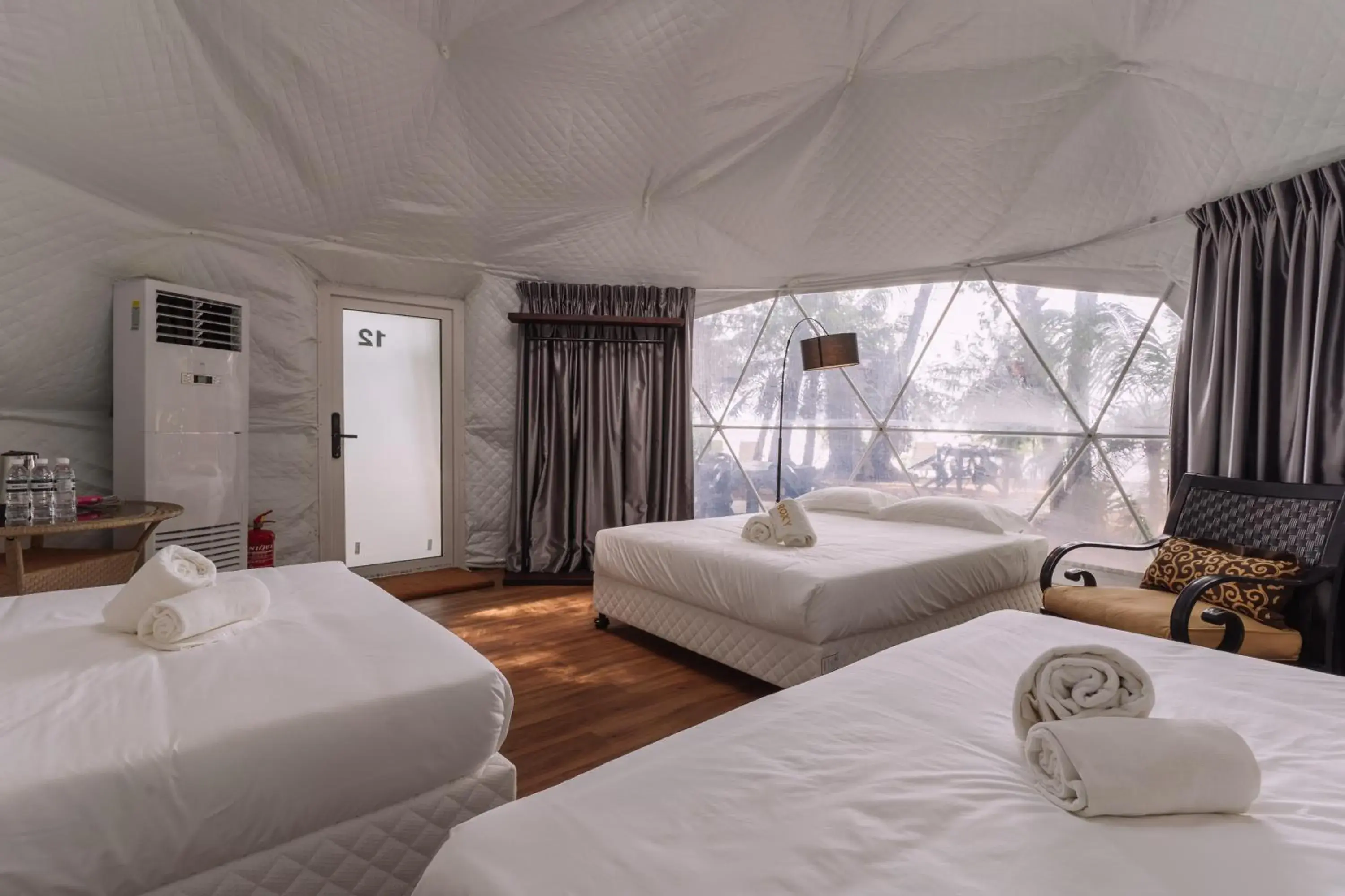 Bed in Roxy Sematan Villa & Townhouse Bed in Roxy Sematan Villa & Townhouse