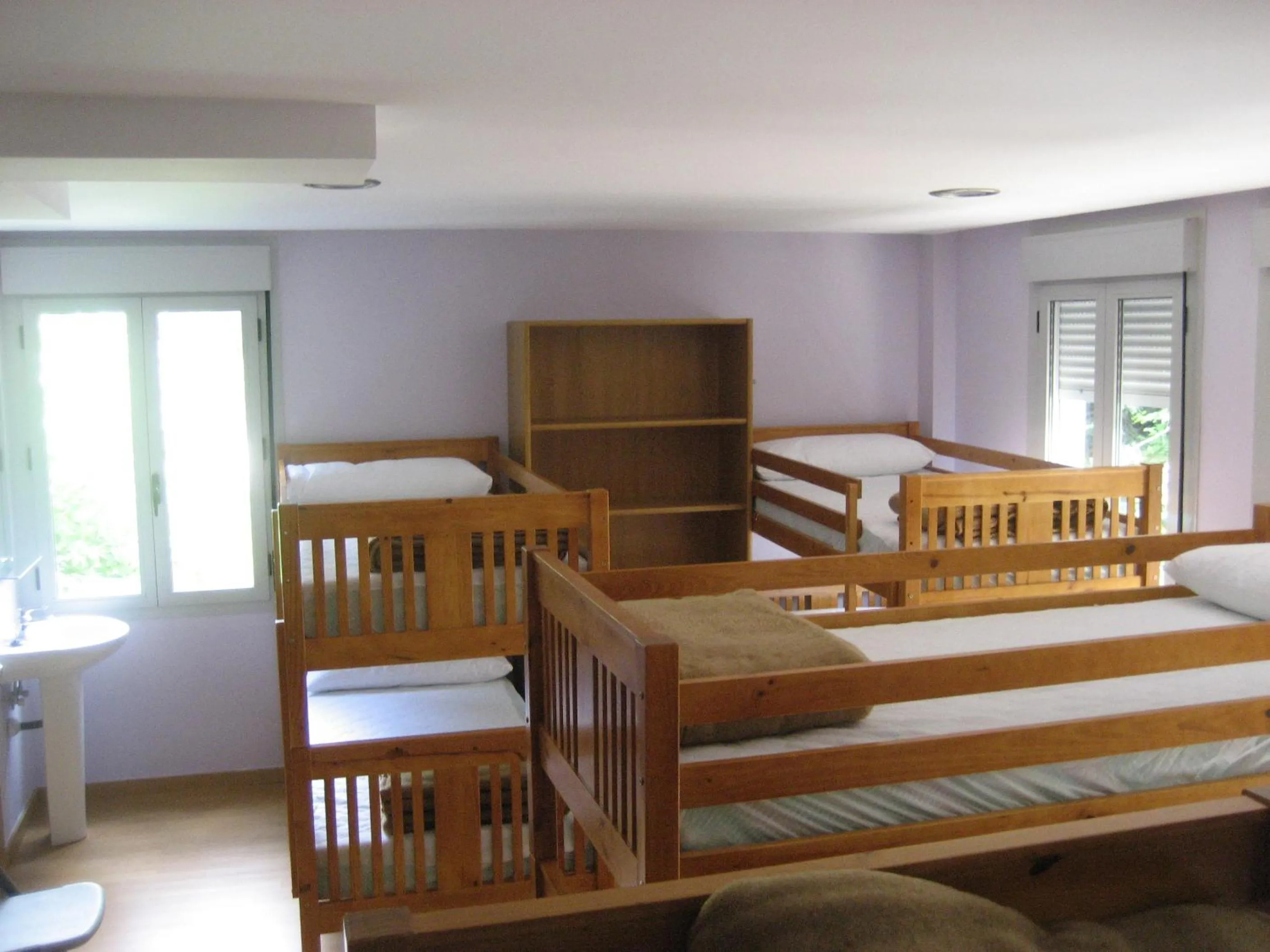 Single Bed in 10-Bed Dormitory Room in Albergue Turístico Rio Aragon