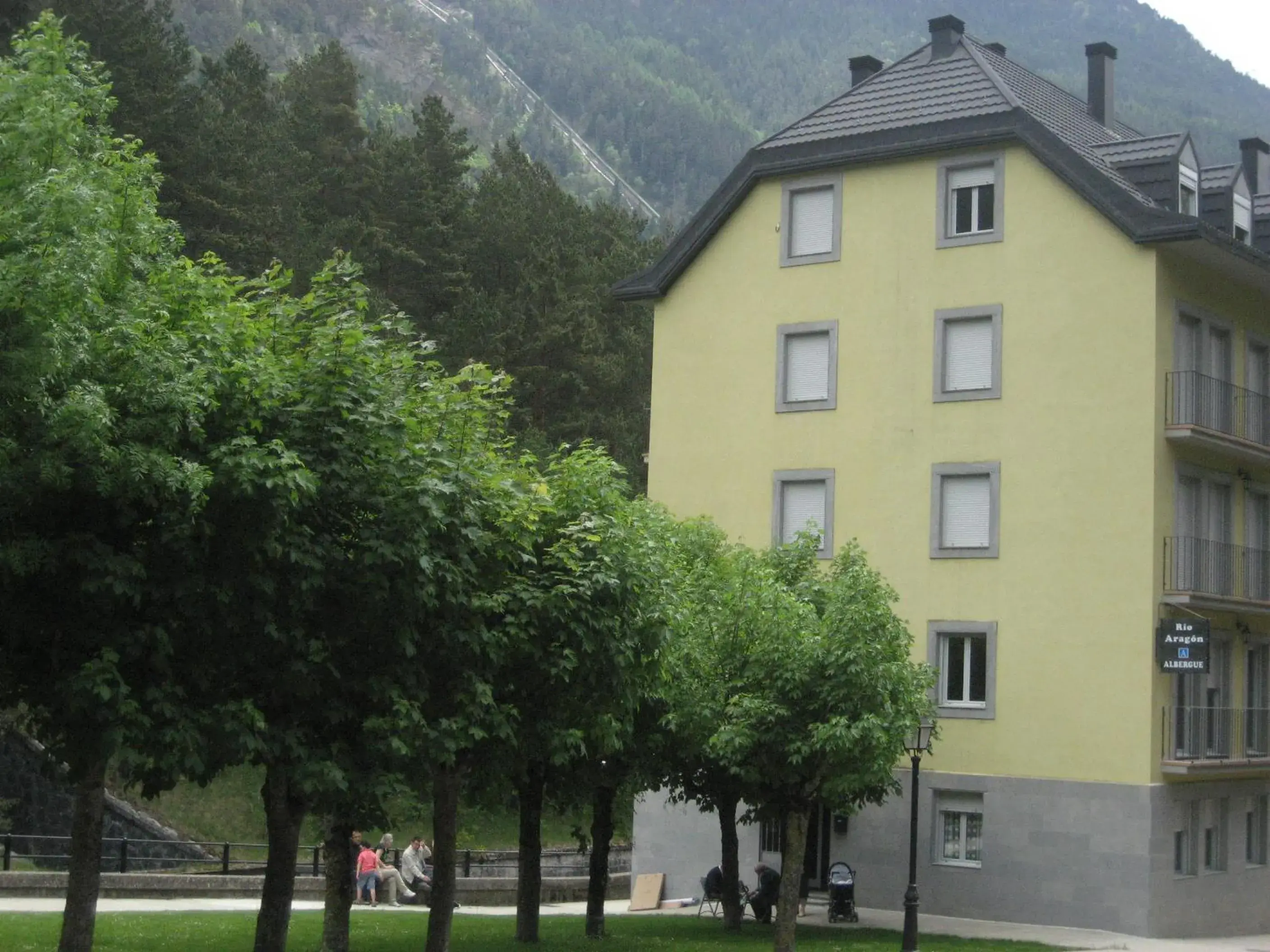 Albergue Turístico Rio Aragon Albergue Turístico Rio Aragon