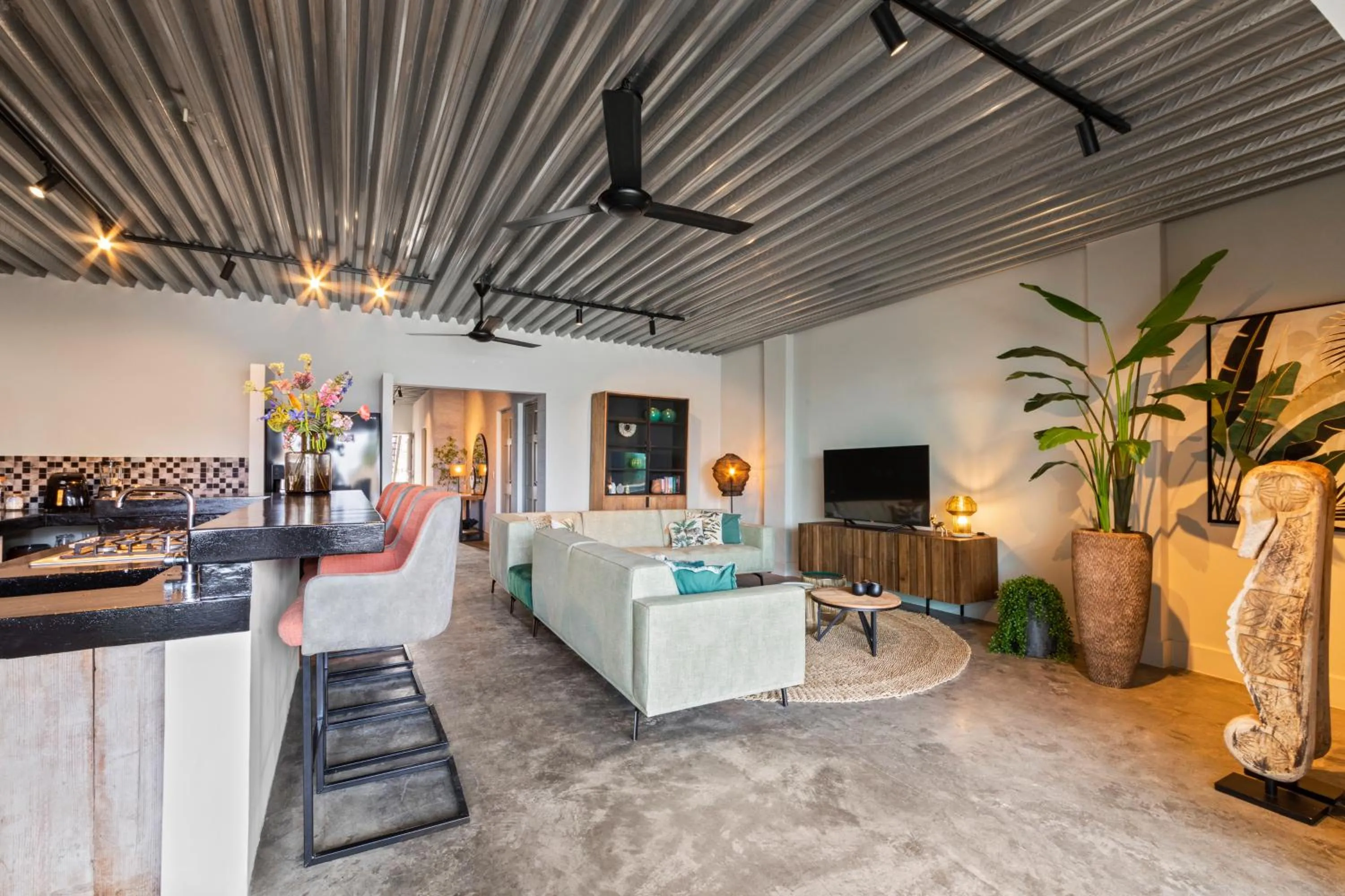 TV and multimedia in PM78 Boutique Apartments