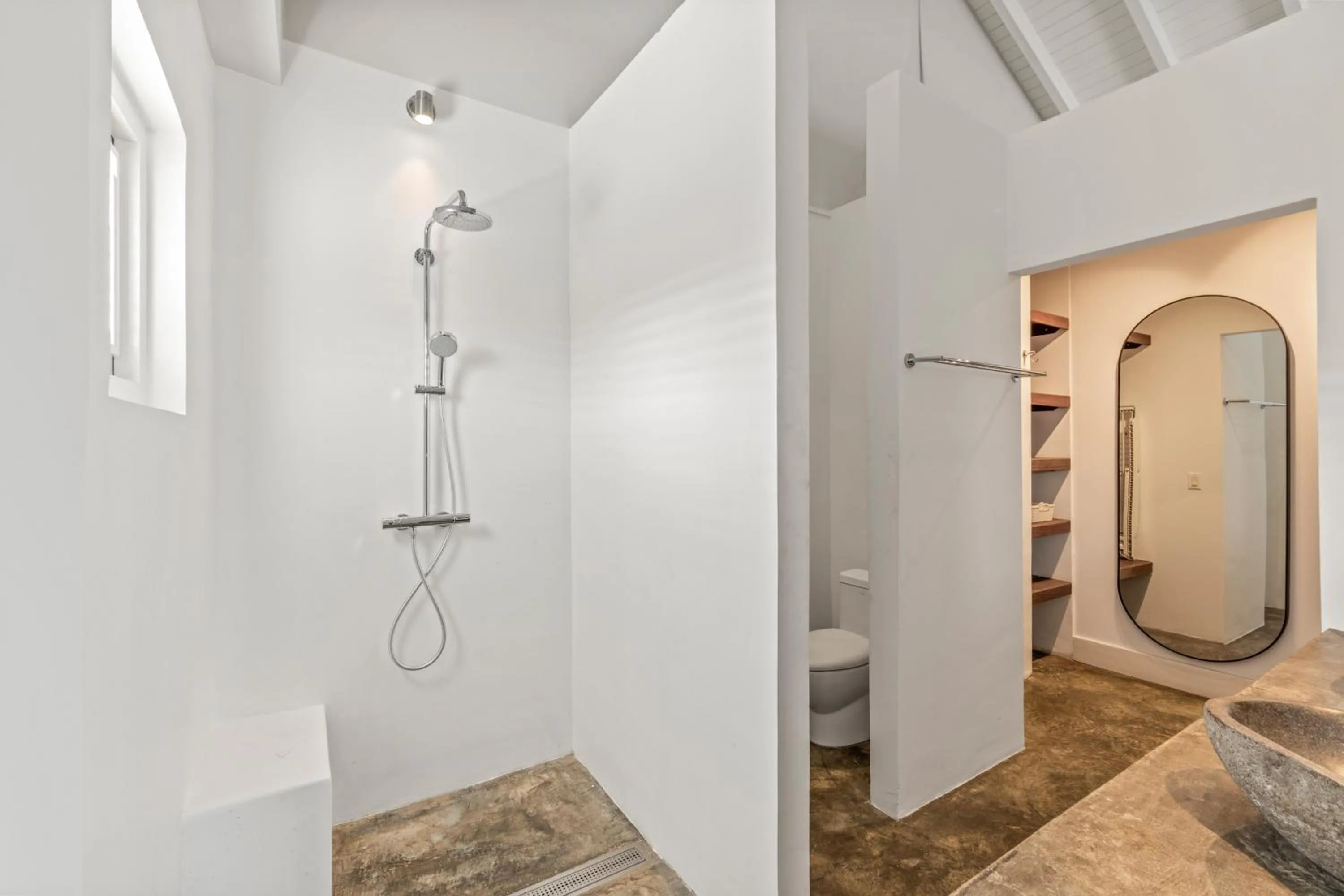 Shower in PM78 Boutique Apartments