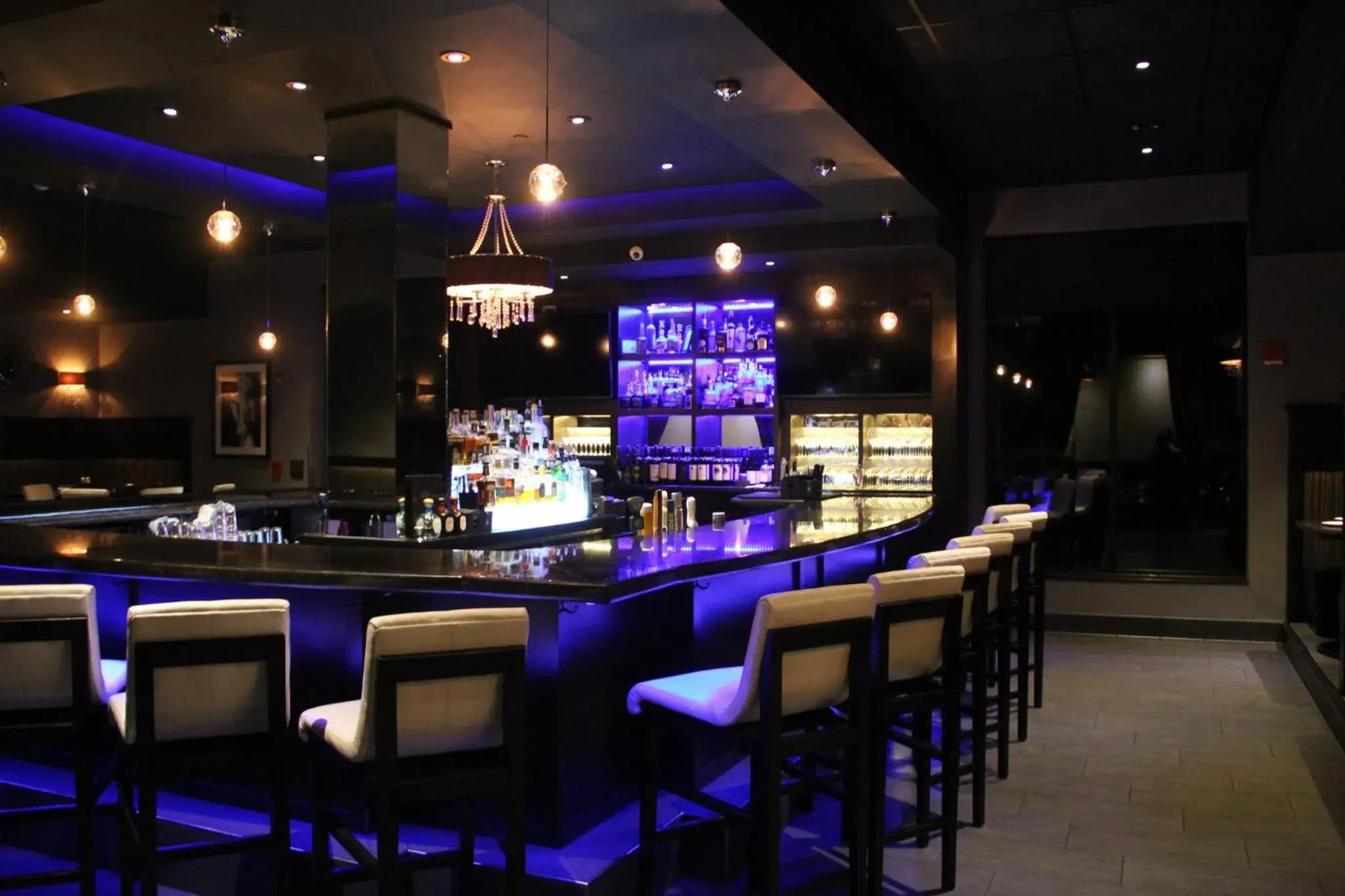Lounge or bar in Holiday Inn Eau Claire South I-94 by IHG Lounge or bar in Holiday Inn Eau Claire South I-94 by IHG