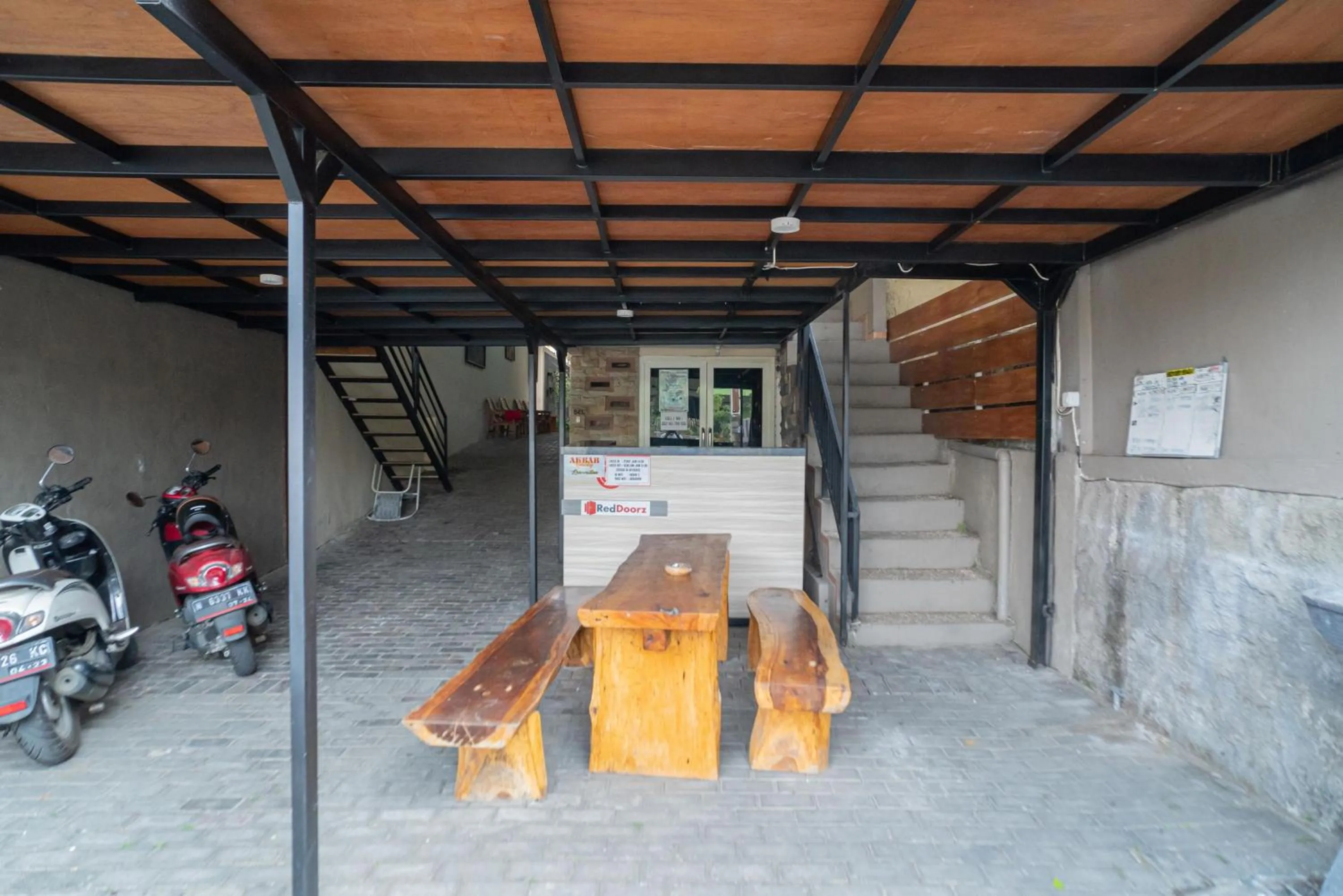 Parking in RedDoorz At Villa Akbar 3