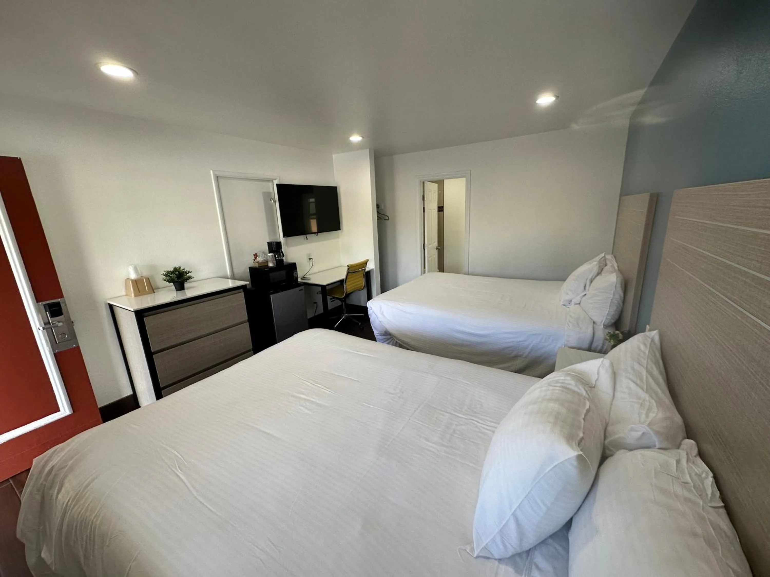 Bed in Town and Country Inn