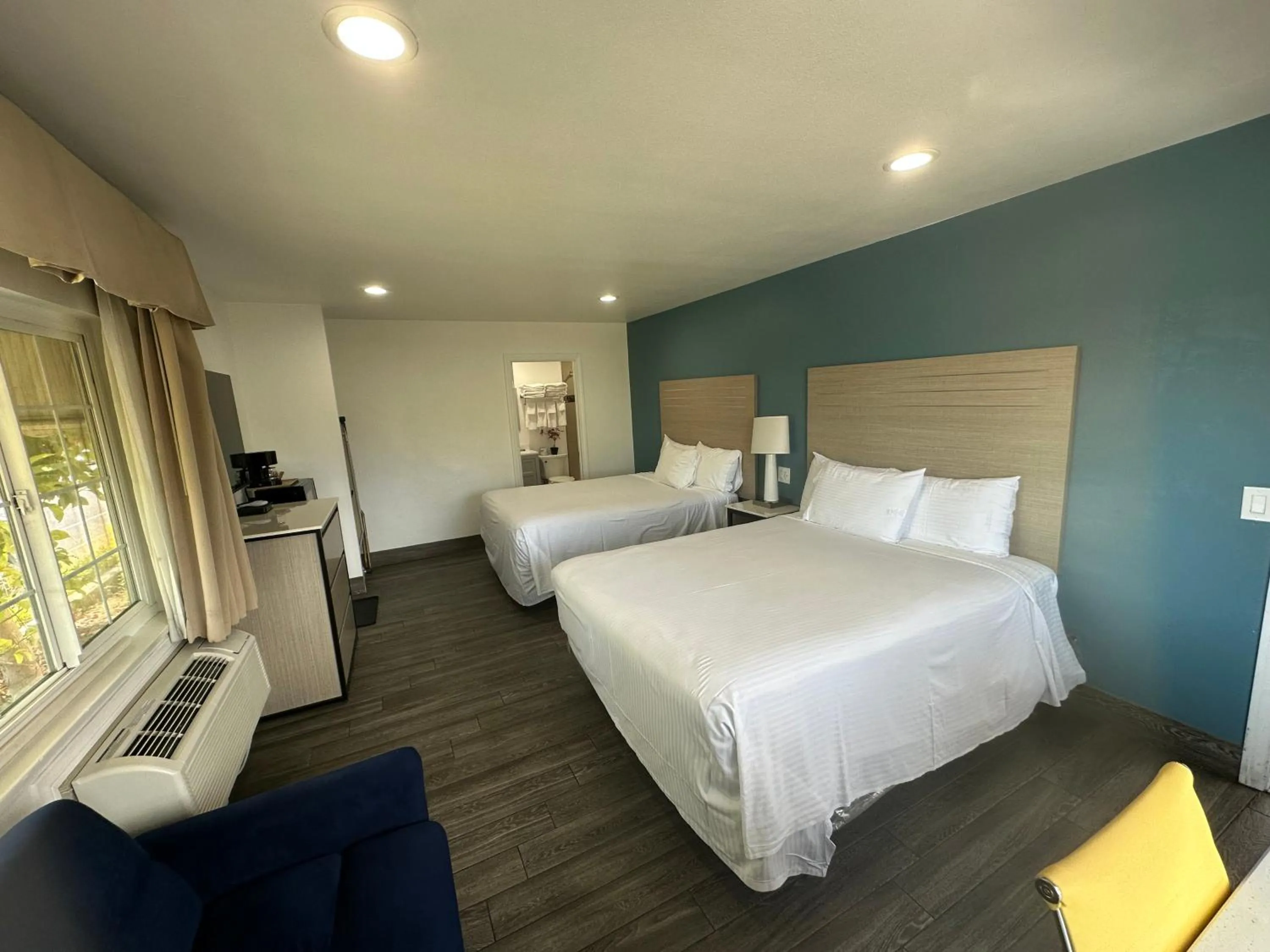 Bed in Town and Country Inn