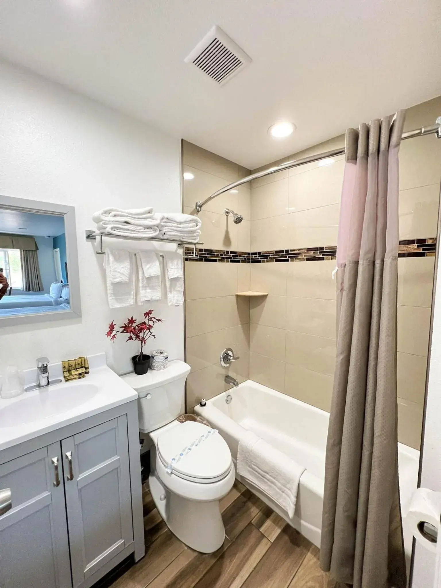 Town and Country Inn Town and Country Inn