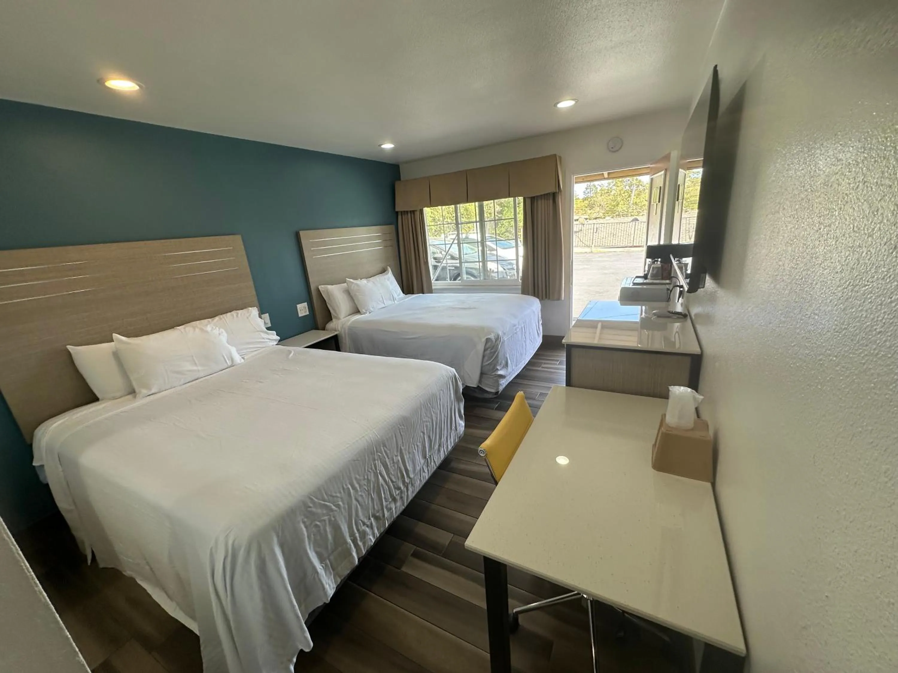 Bed in Town and Country Inn