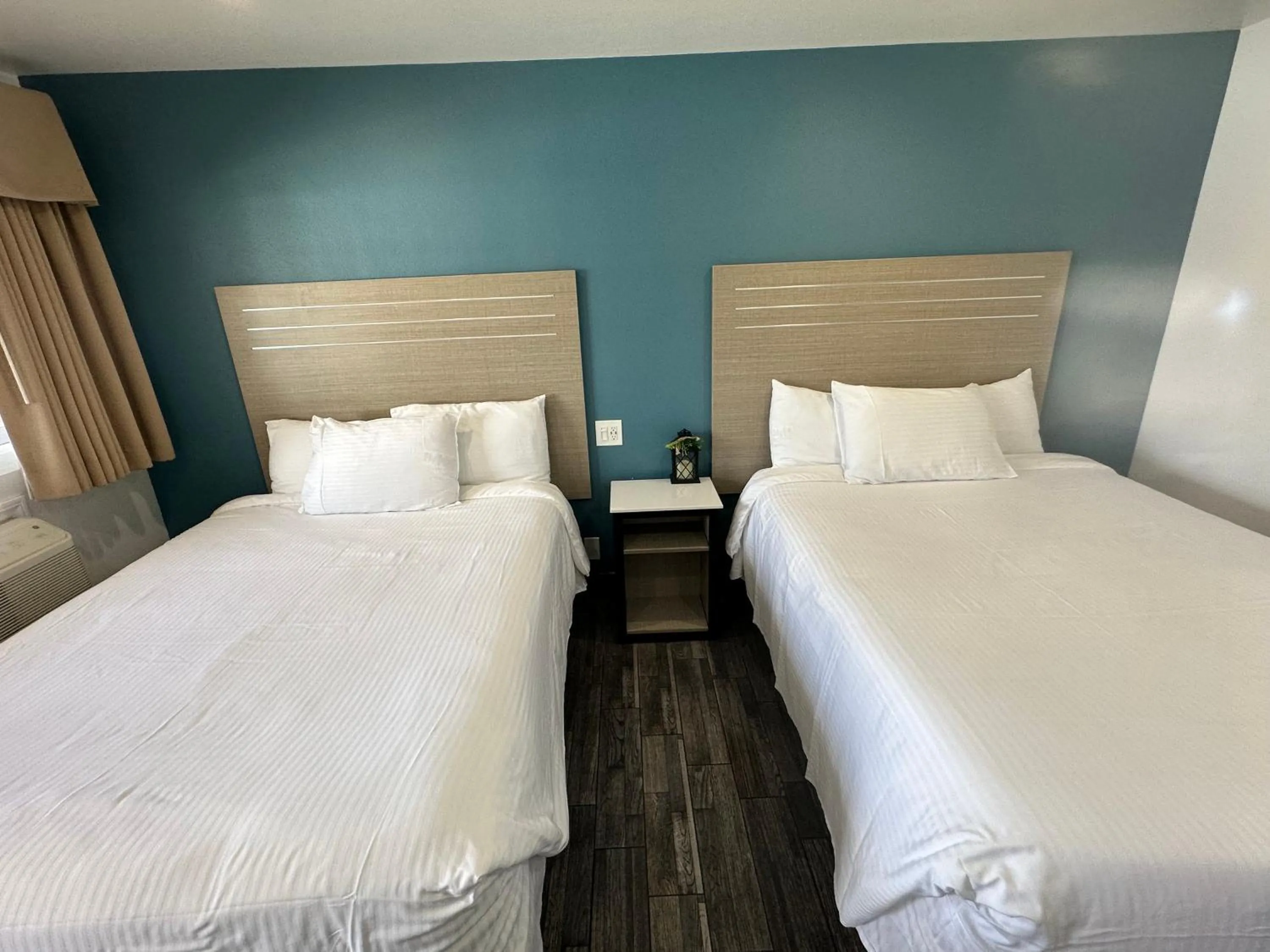 Bed in Town and Country Inn