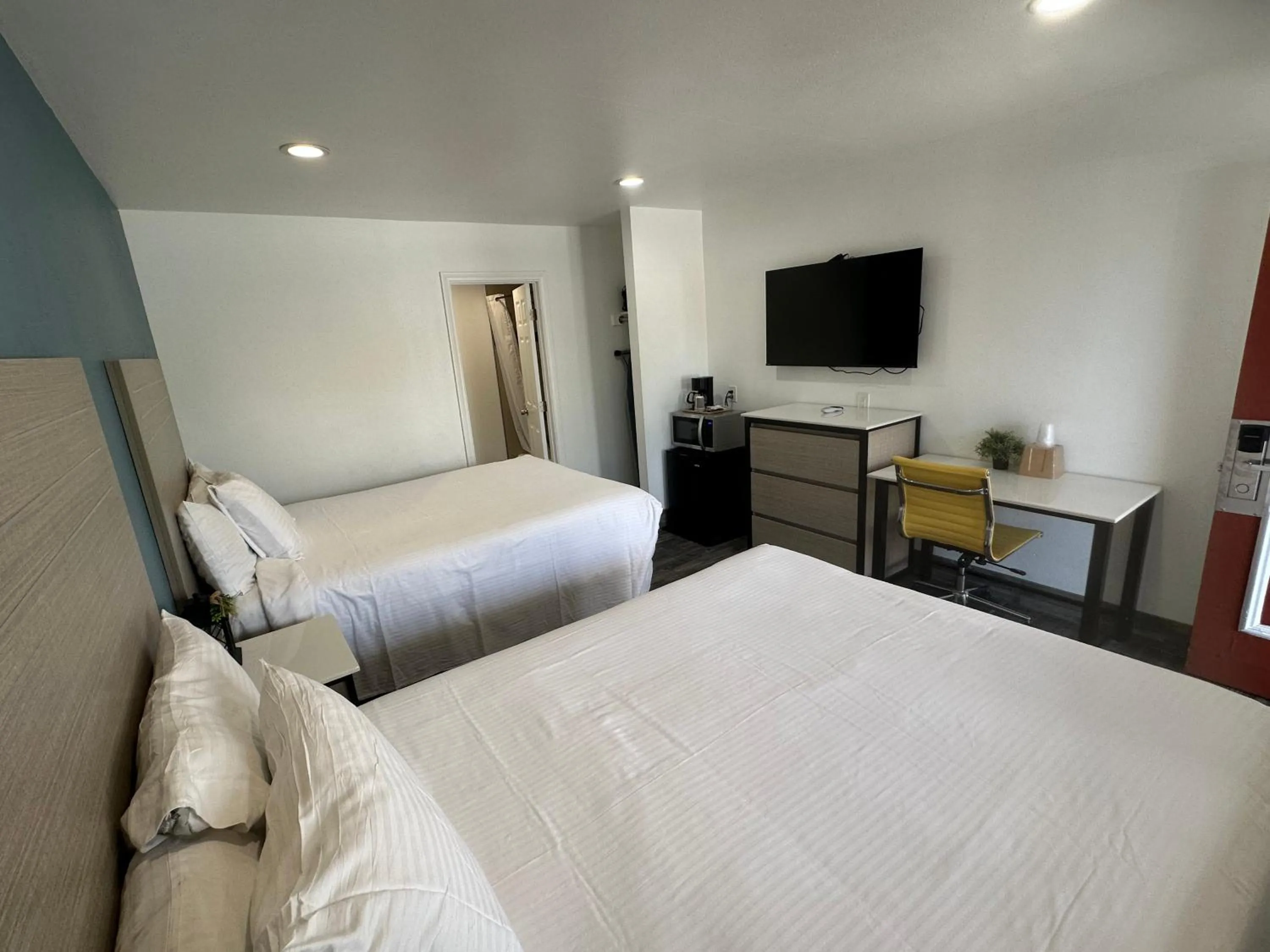 Bed in Town and Country Inn