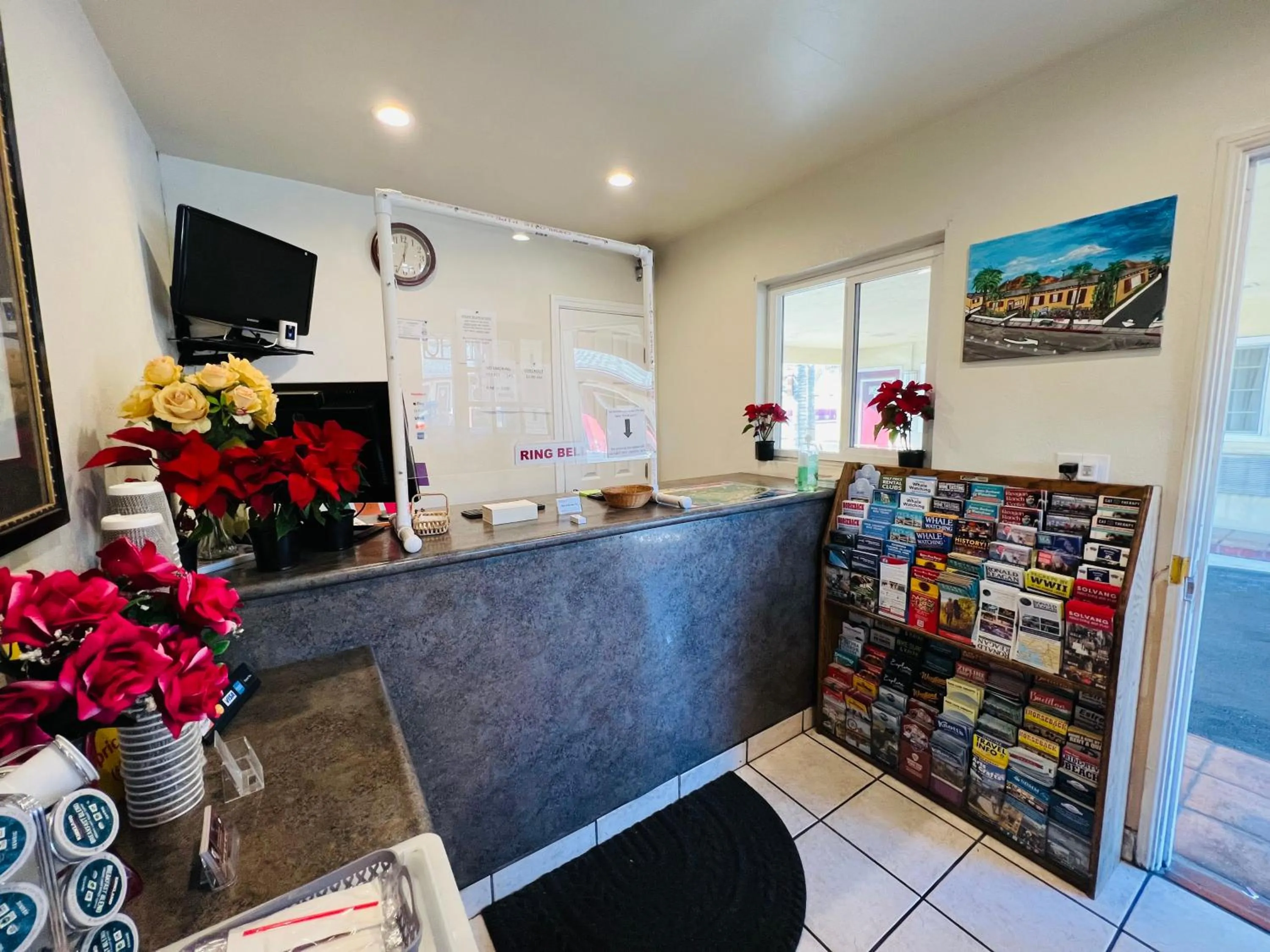 Lobby or reception in Town and Country Inn