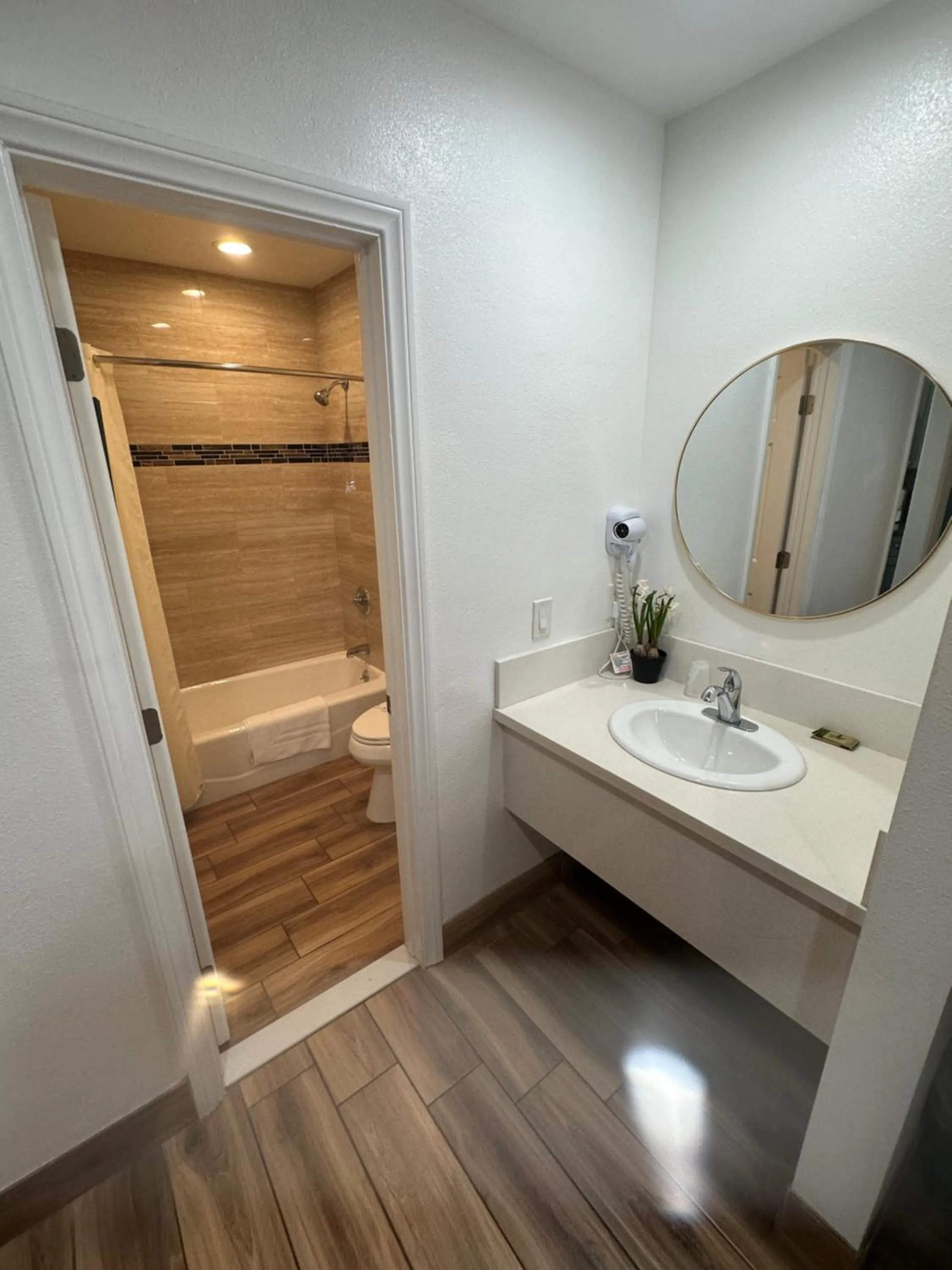 Town and Country Inn