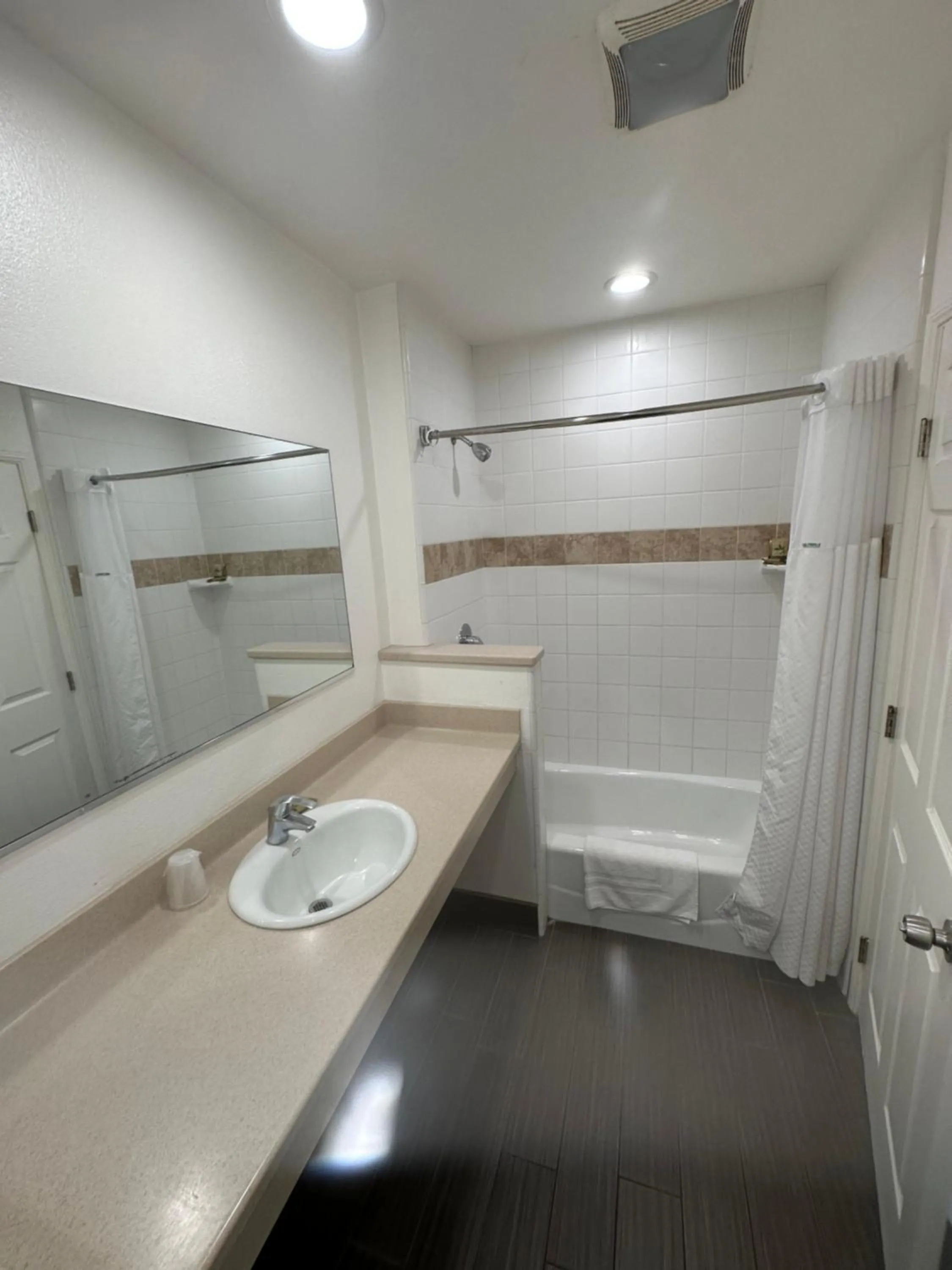 Town and Country Inn