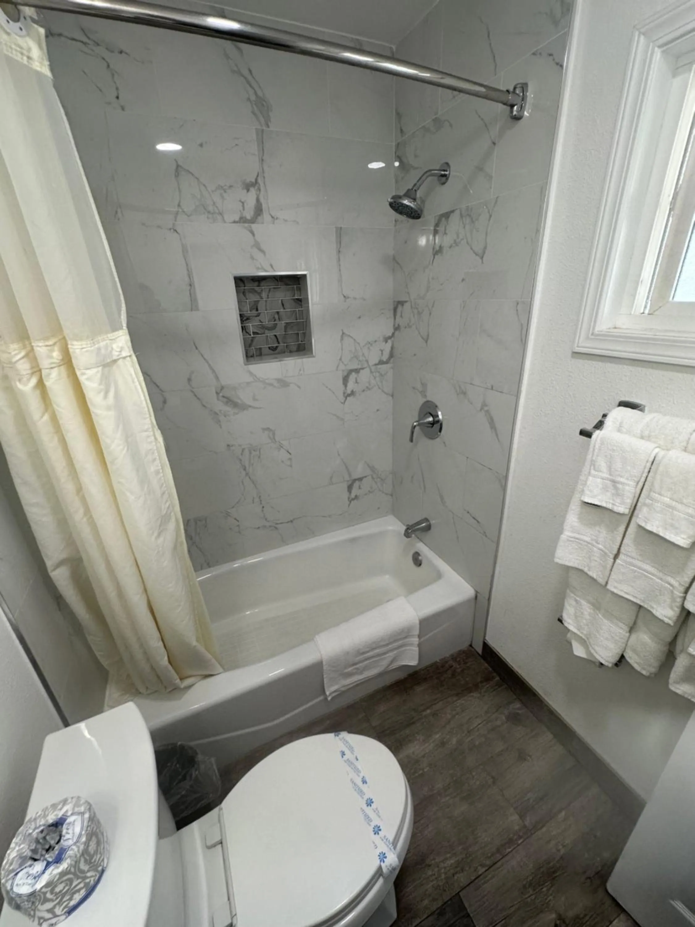 Town and Country Inn