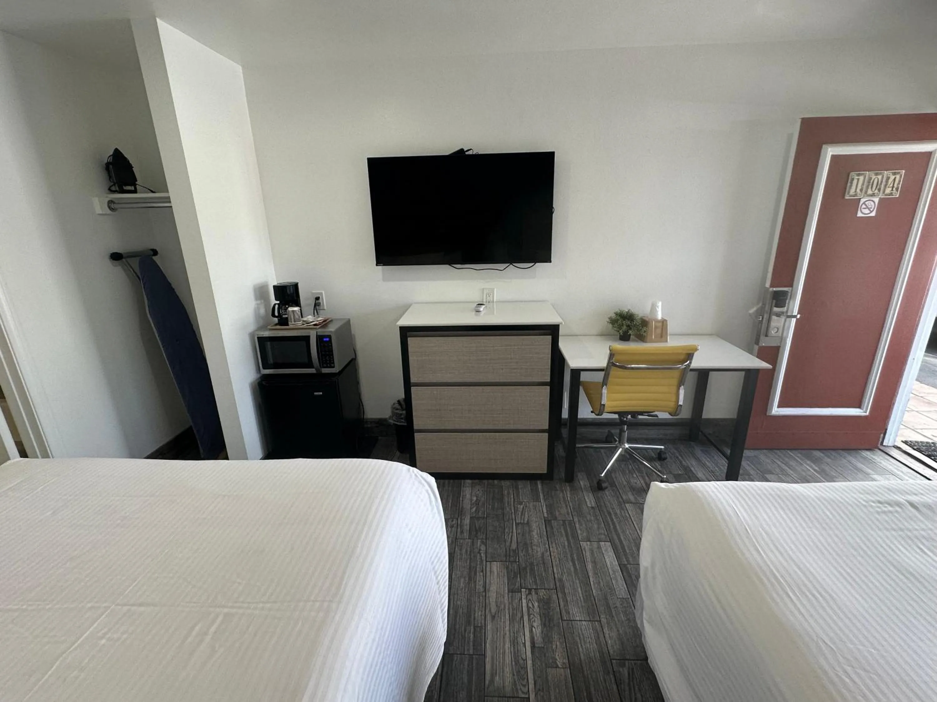 Bed in Town and Country Inn