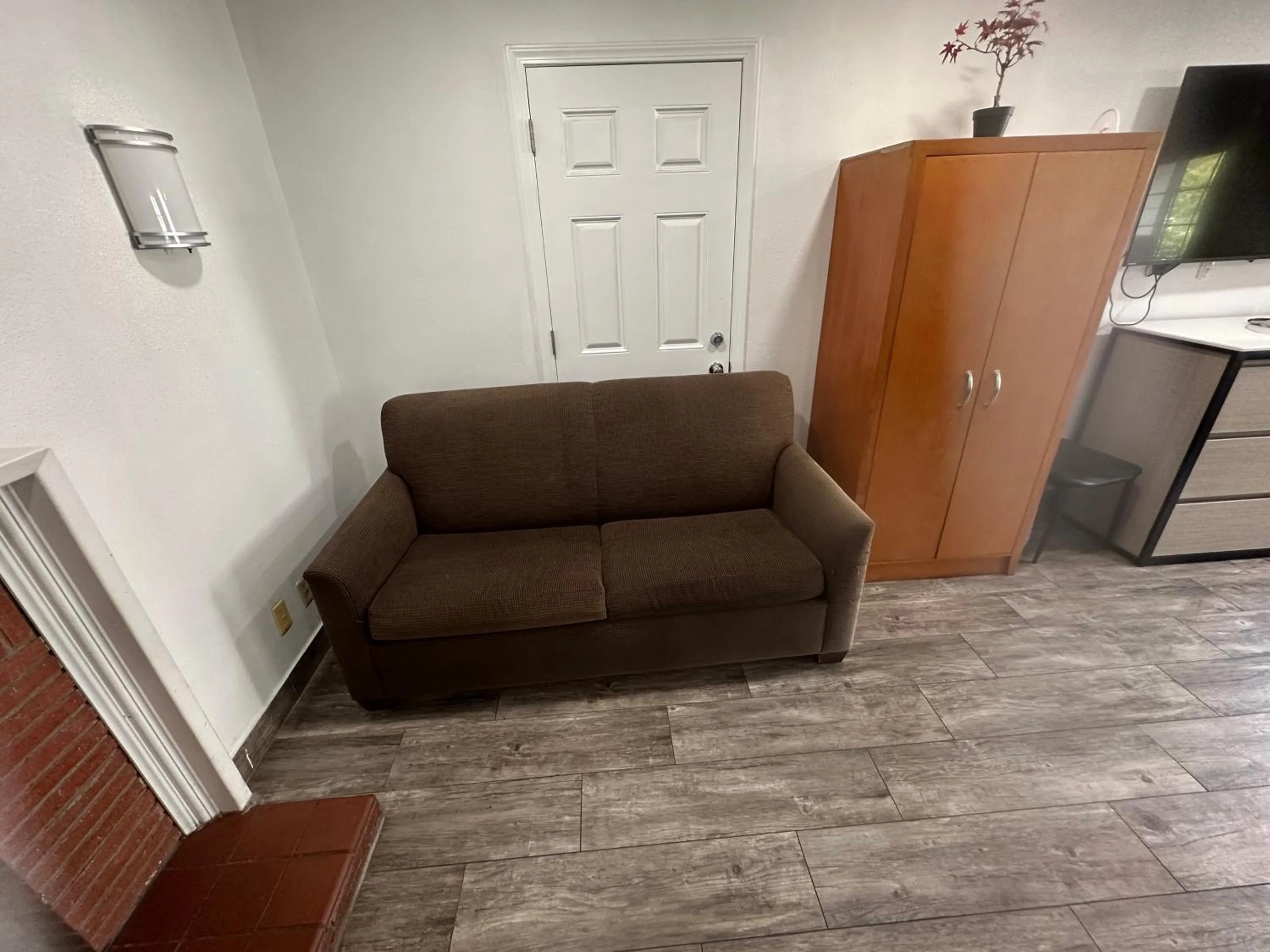 Town and Country Inn