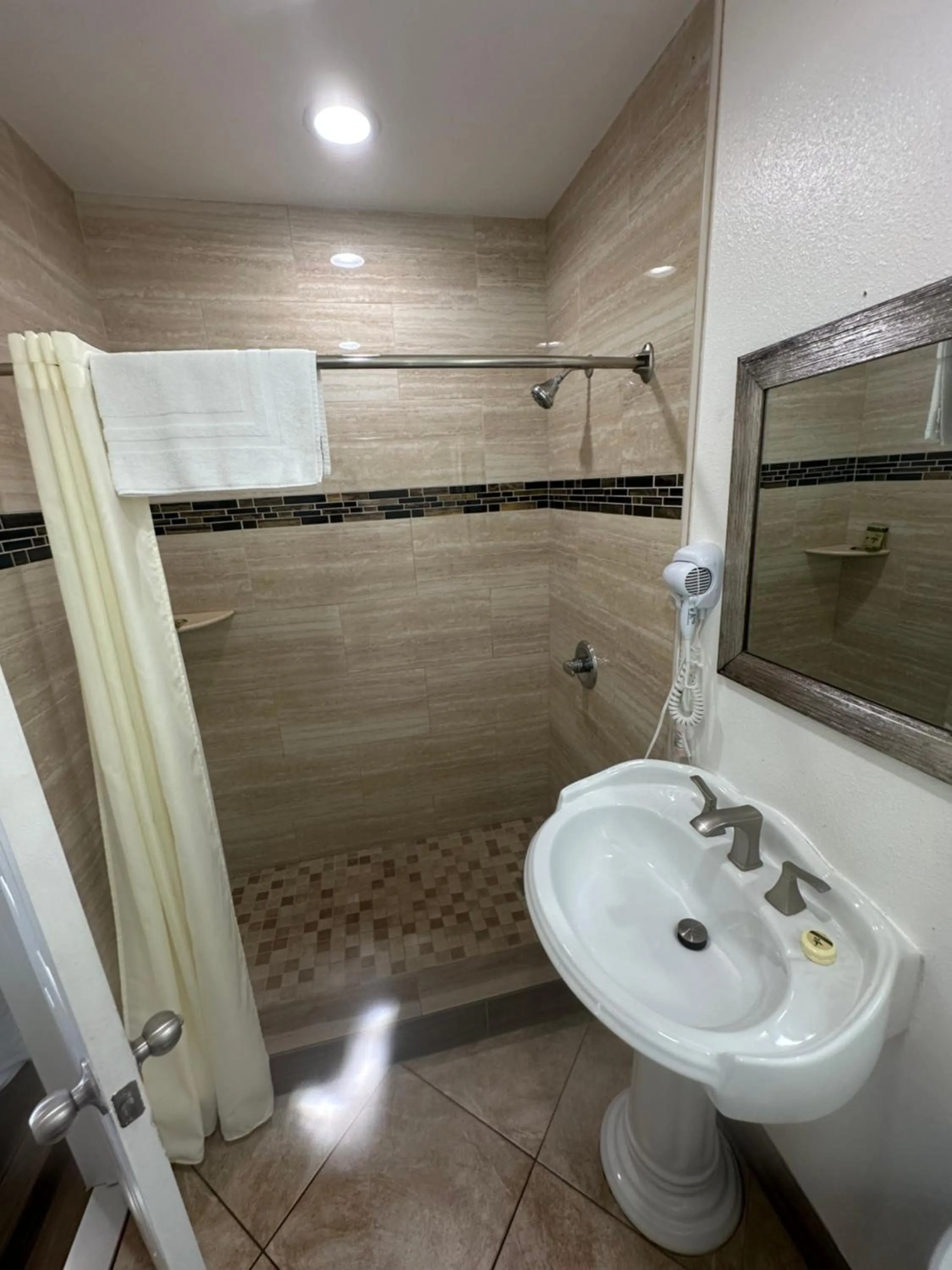 Town and Country Inn