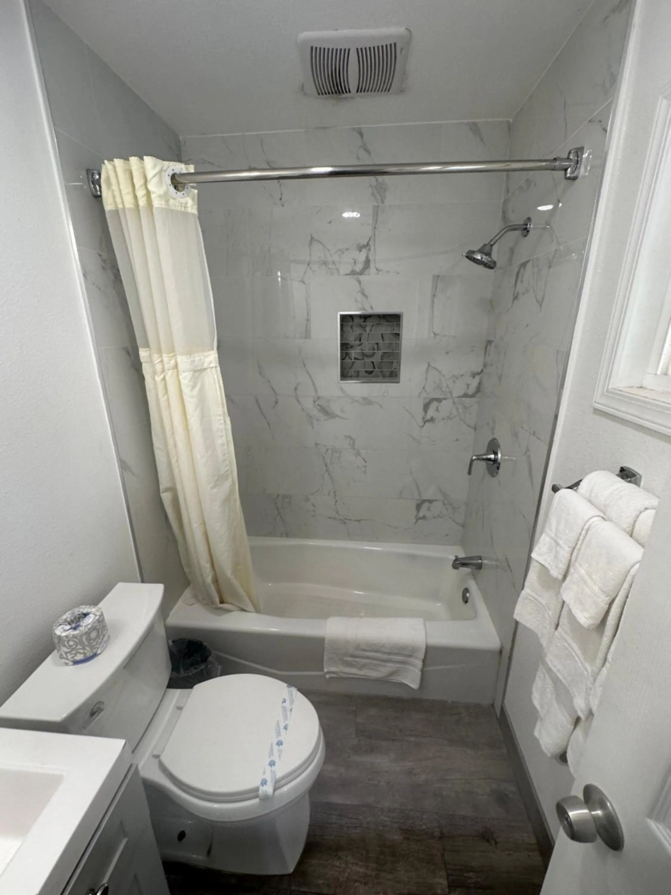 Town and Country Inn