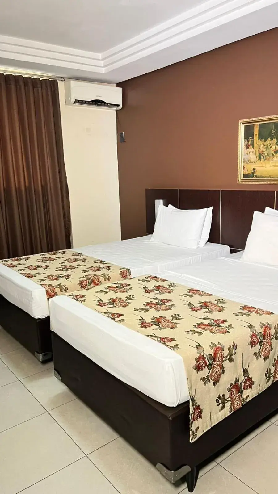 Bed in Crystal Plaza Hotel Bed in Crystal Plaza Hotel