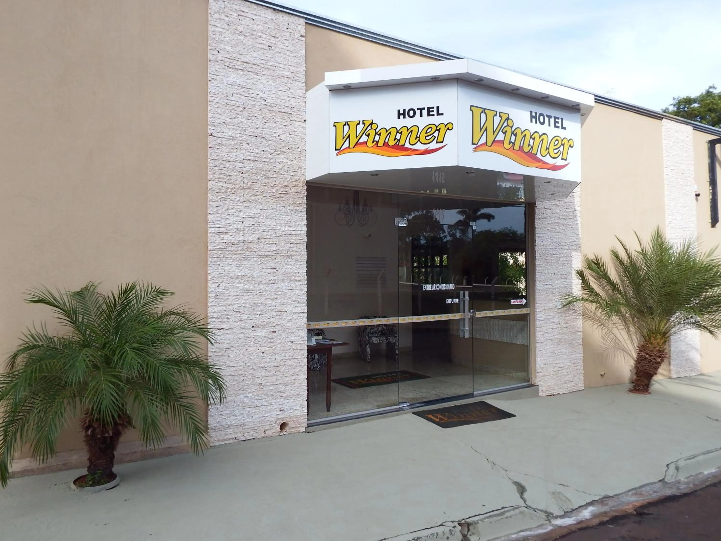 Facade/entrance in Hotel Winner