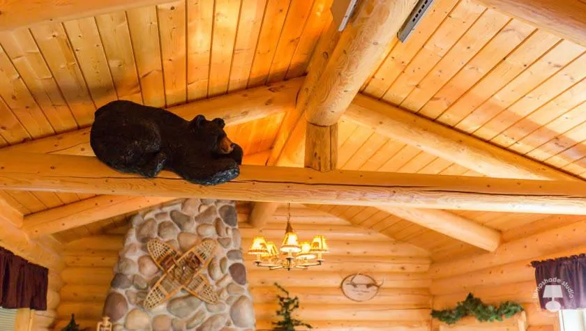 Decorative detail in Cabin Creek Inn