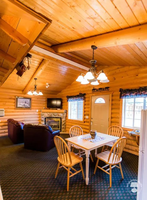 Decorative detail in Cabin Creek Inn