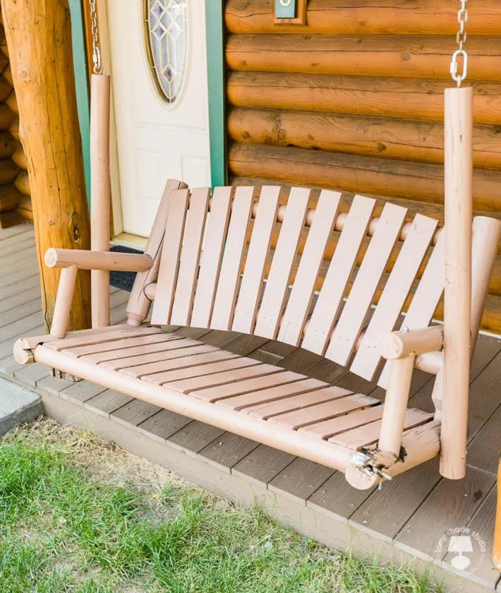 Decorative detail in Cabin Creek Inn