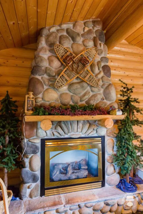 Decorative detail in Cabin Creek Inn