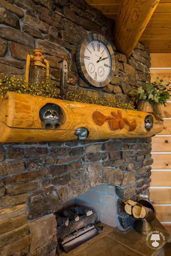 Decorative detail in Cabin Creek Inn