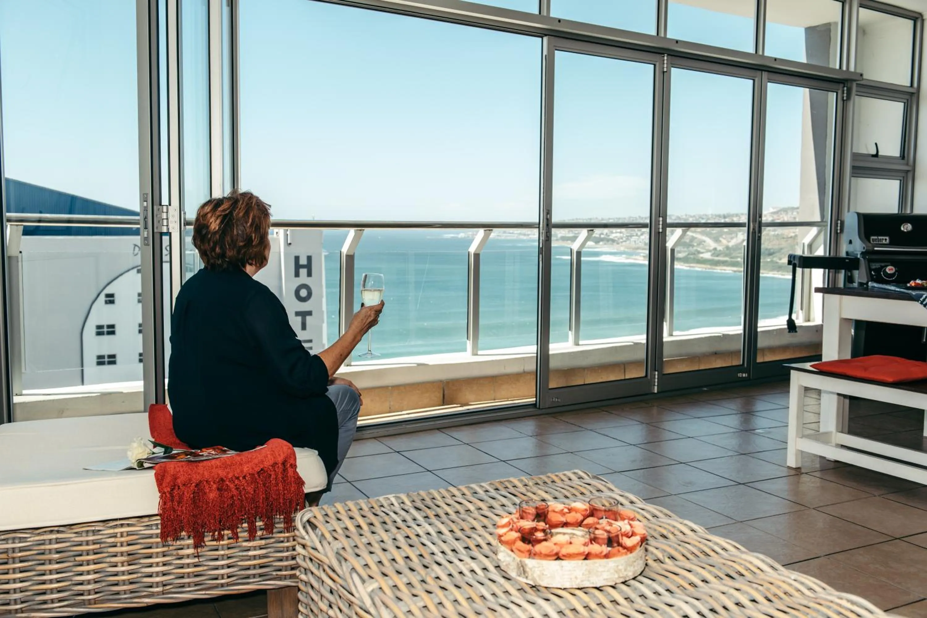 People in 2-bedroom Sea View Apartments