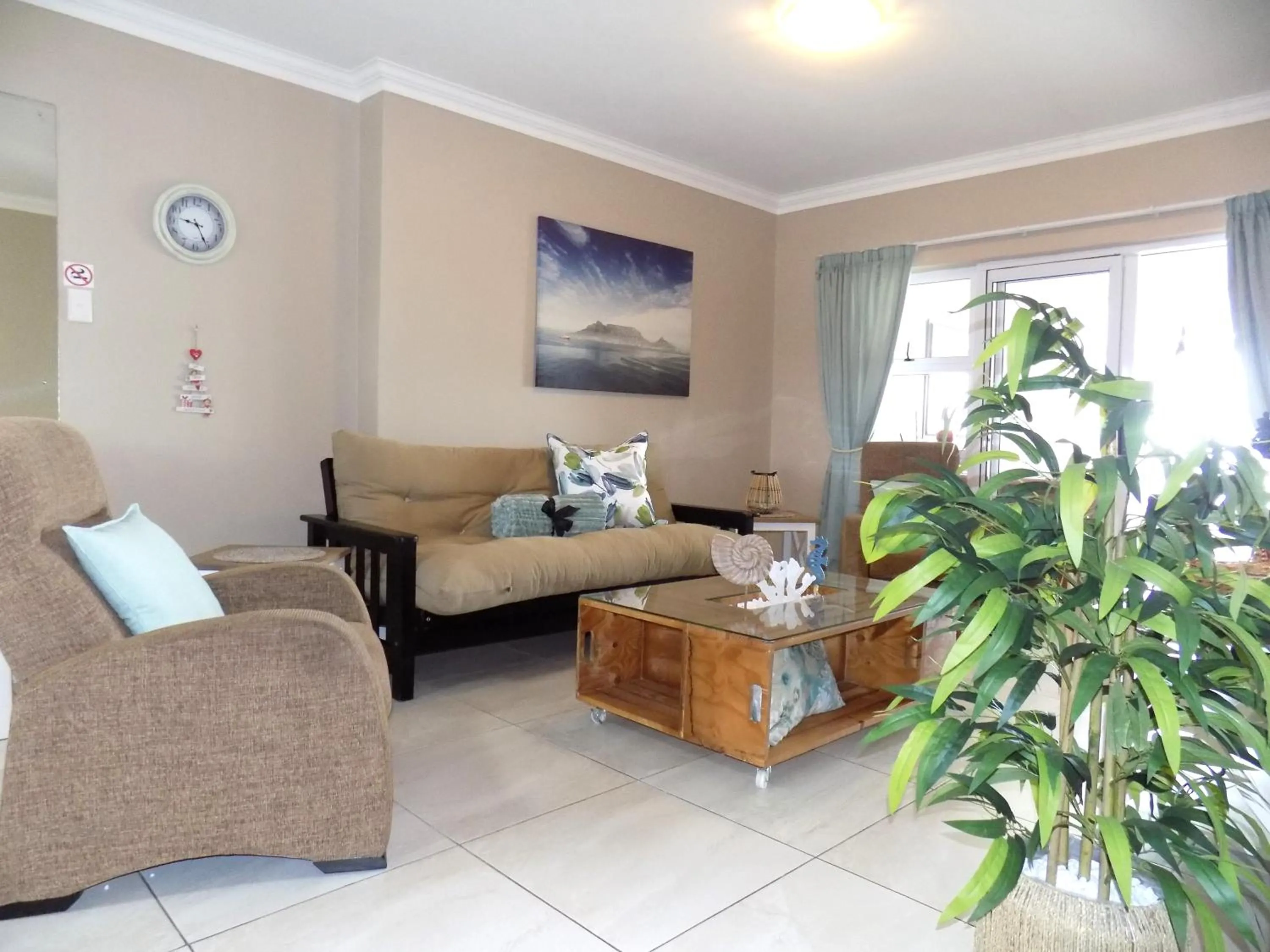 Living room in 2-bedroom Sea View Apartments