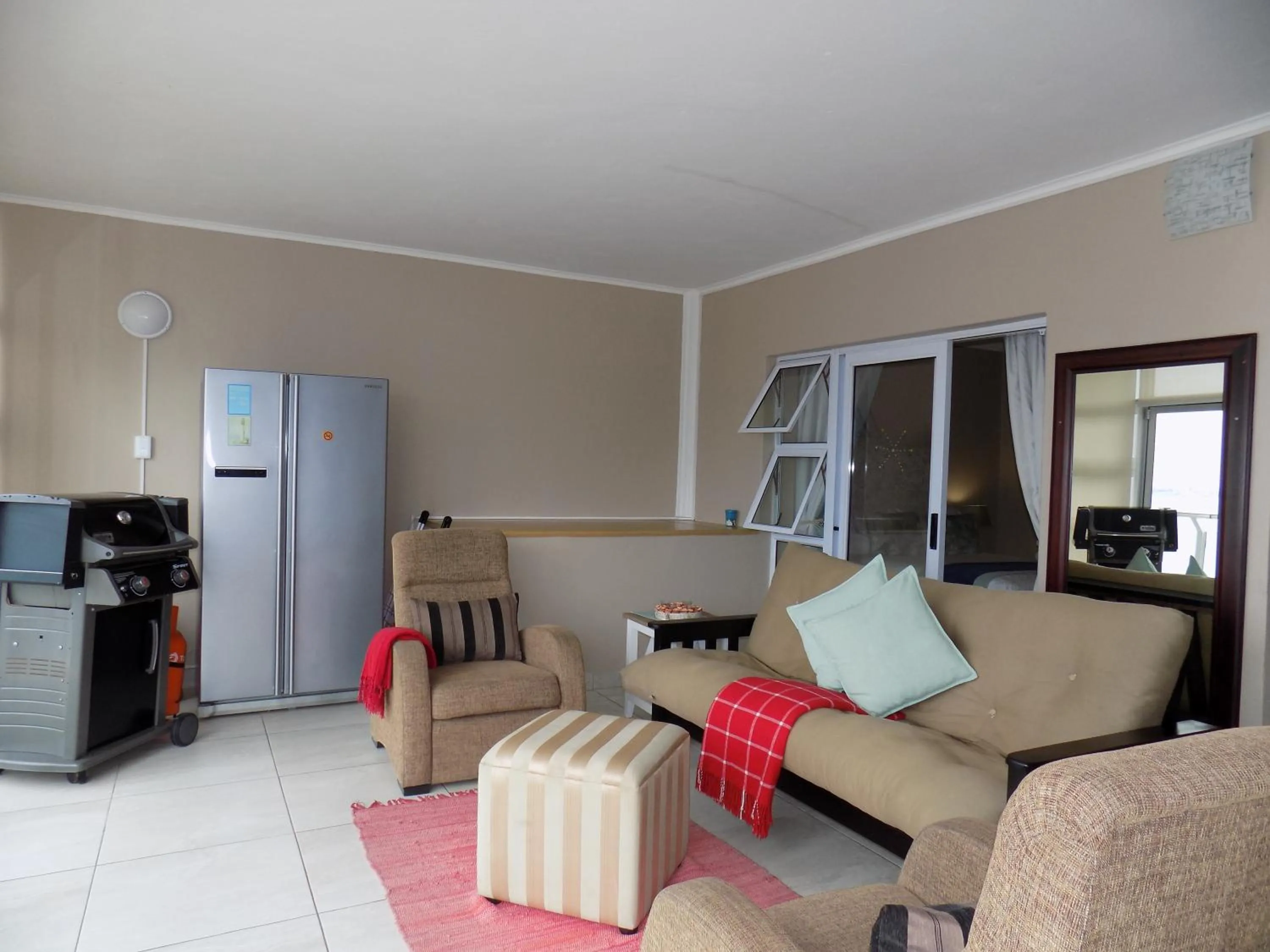 Seating area in 2-bedroom Sea View Apartments