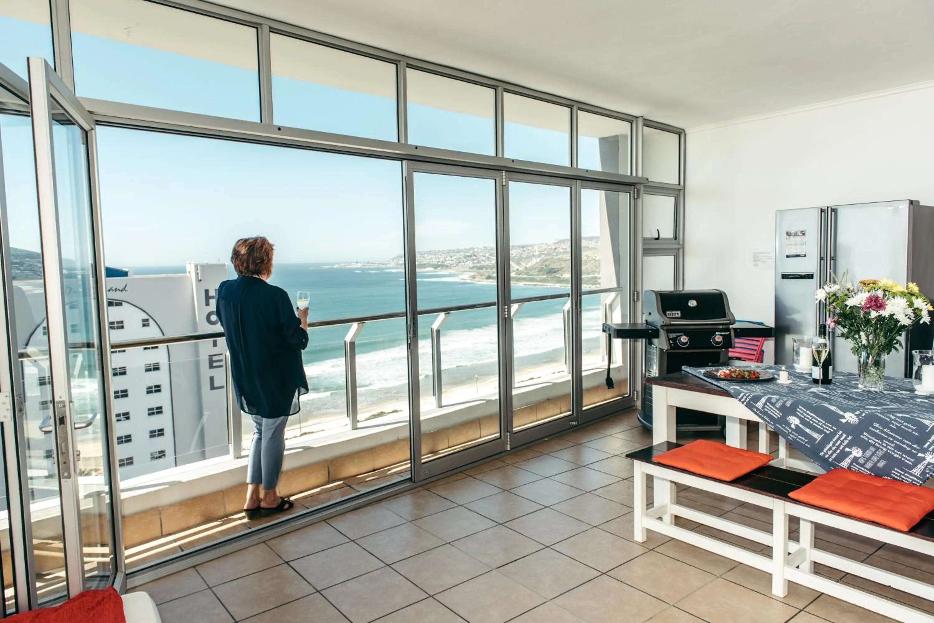 Day in 2-bedroom Sea View Apartments