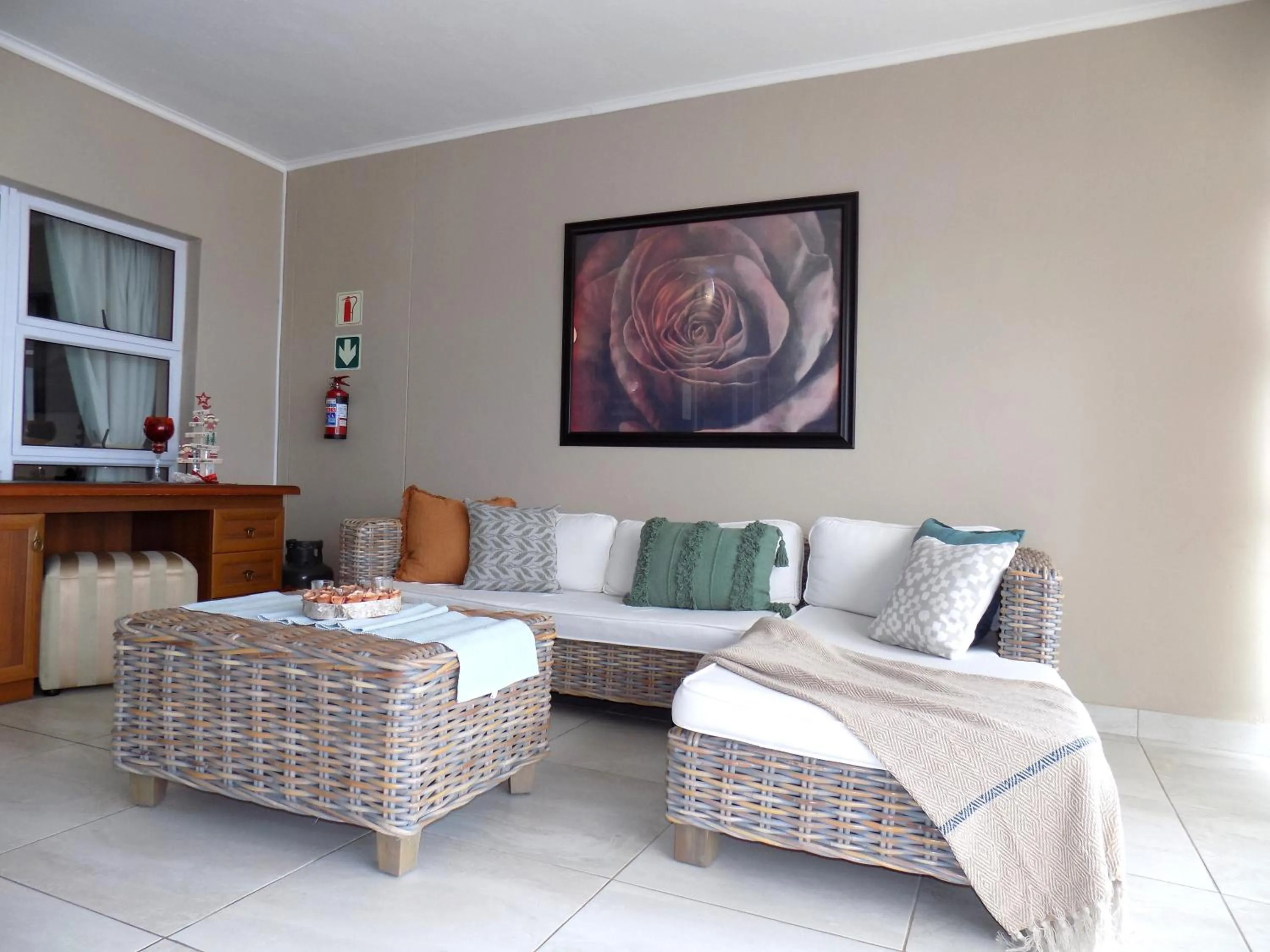 Living room in 2-bedroom Sea View Apartments