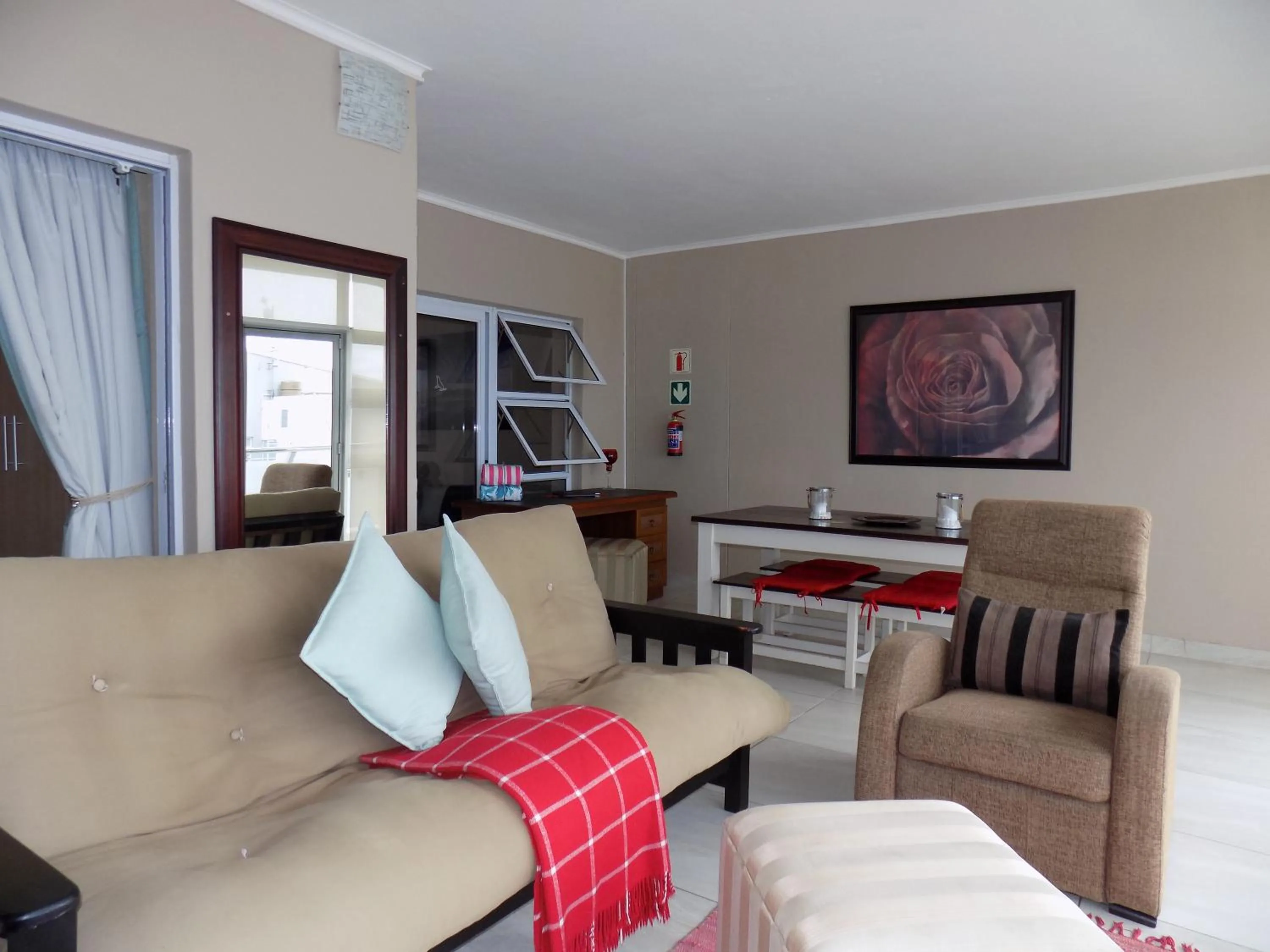 Seating area in 2-bedroom Sea View Apartments