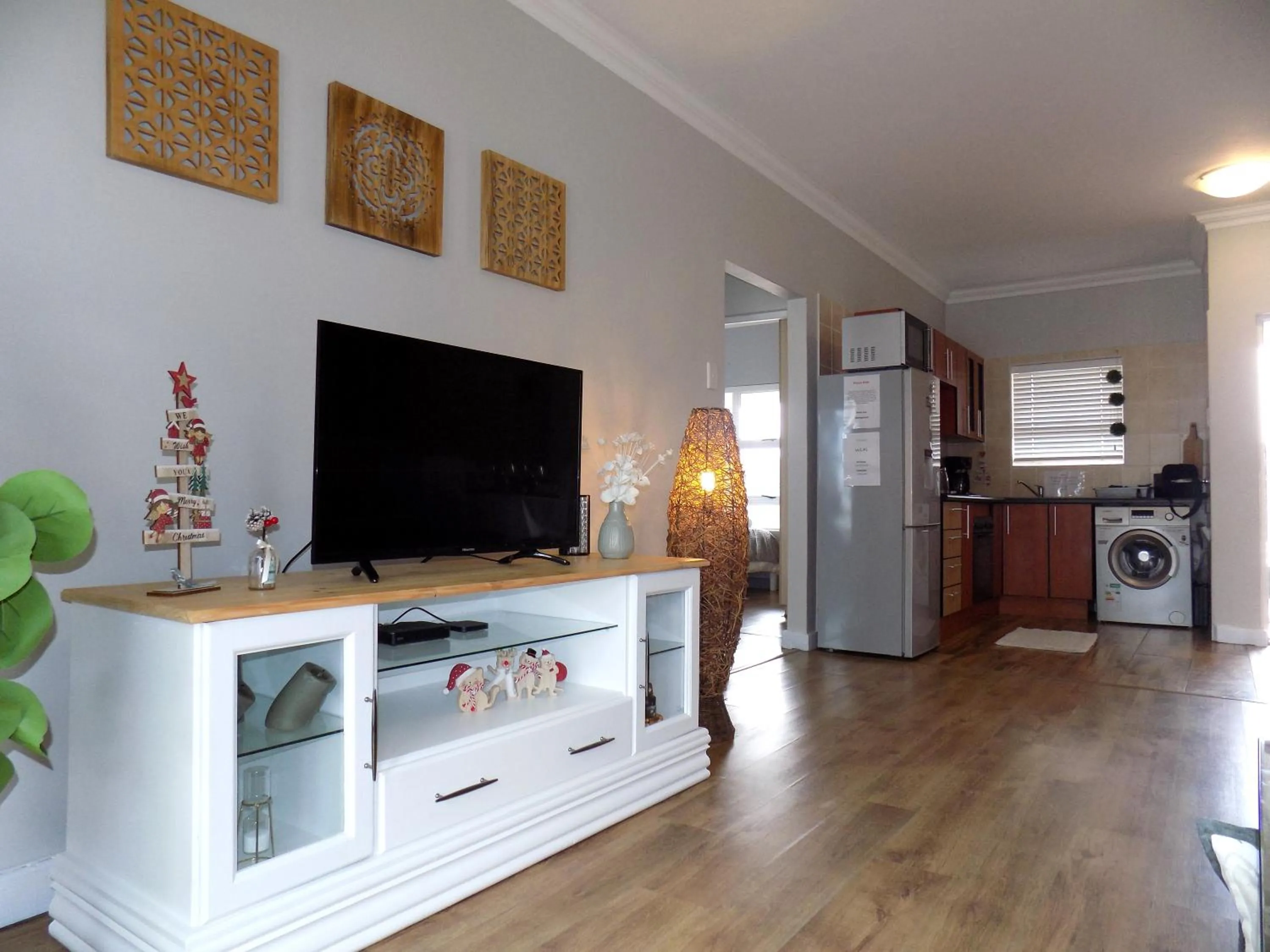 TV and multimedia in 2-bedroom Sea View Apartments