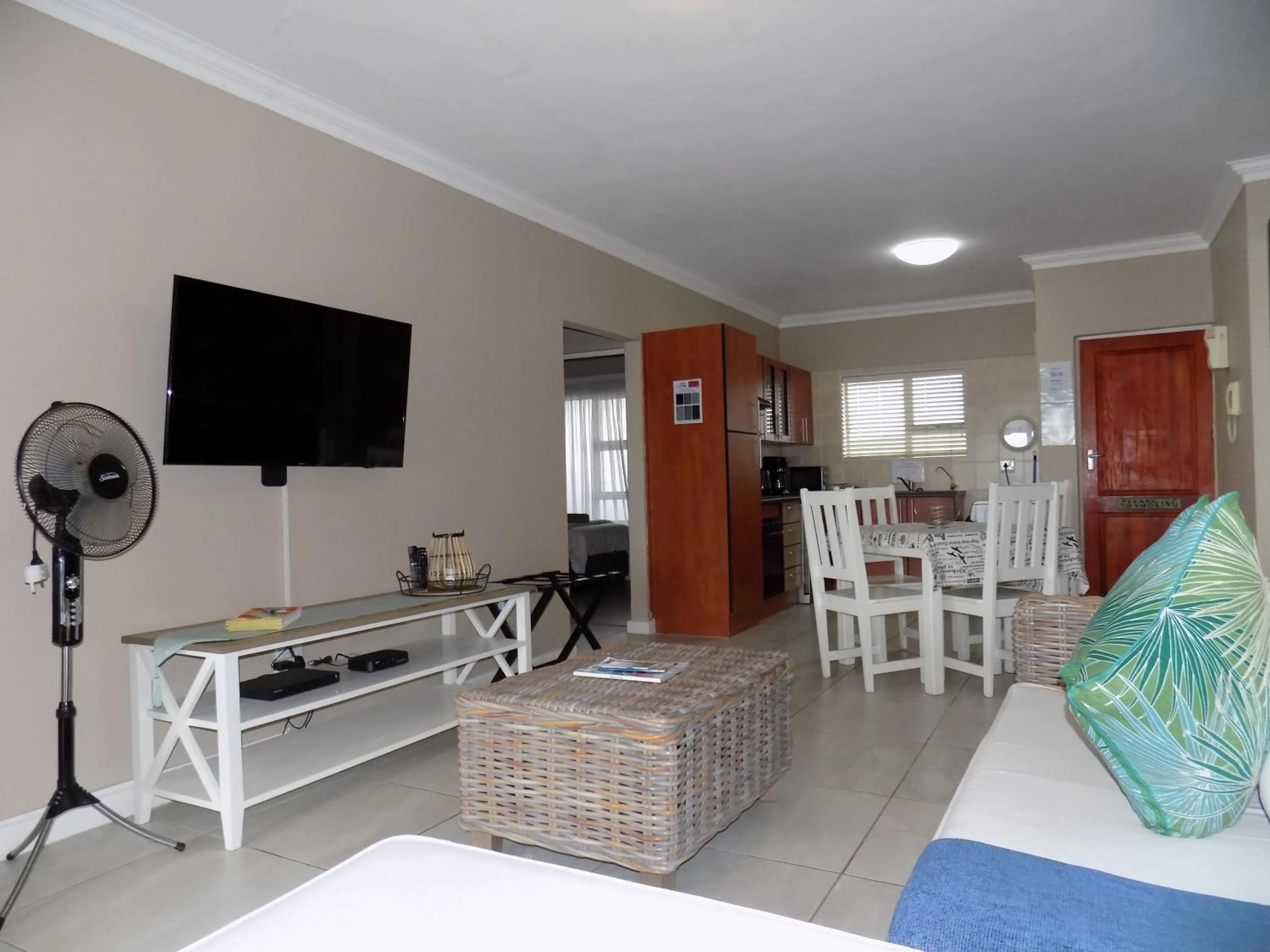 TV and multimedia in 2-bedroom Sea View Apartments