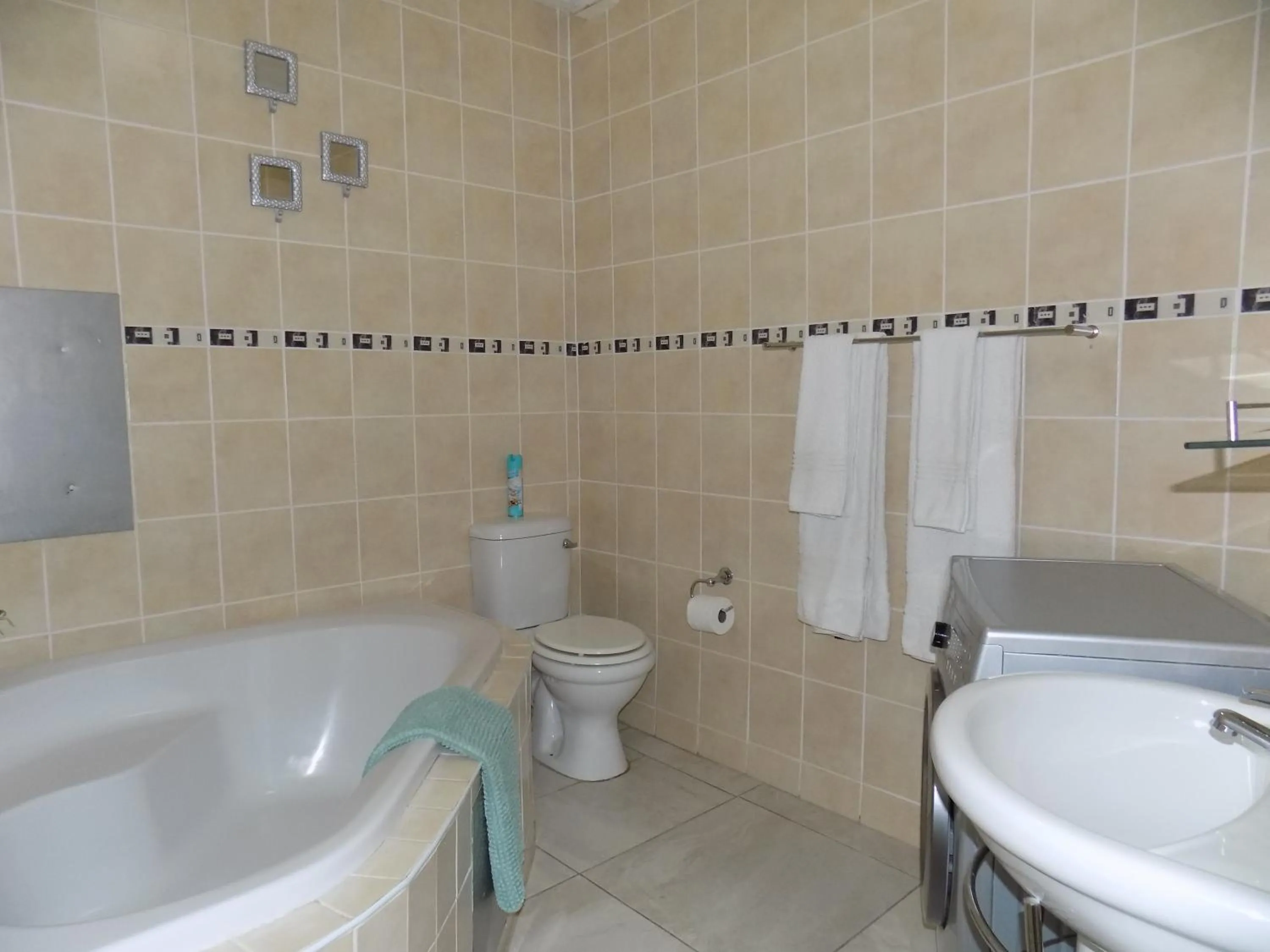 Bathroom in 2-bedroom Sea View Apartments