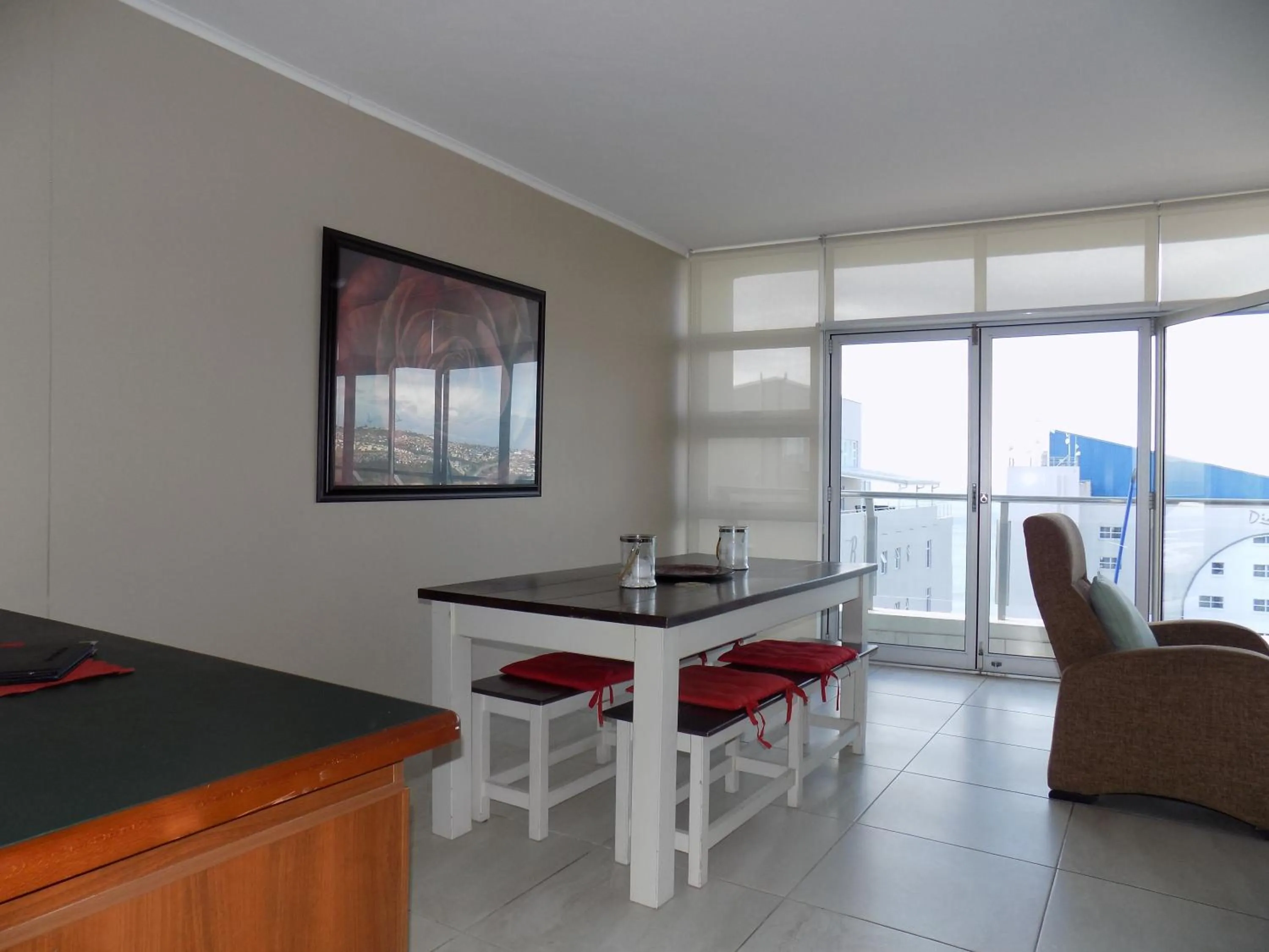 Dining area in 2-bedroom Sea View Apartments