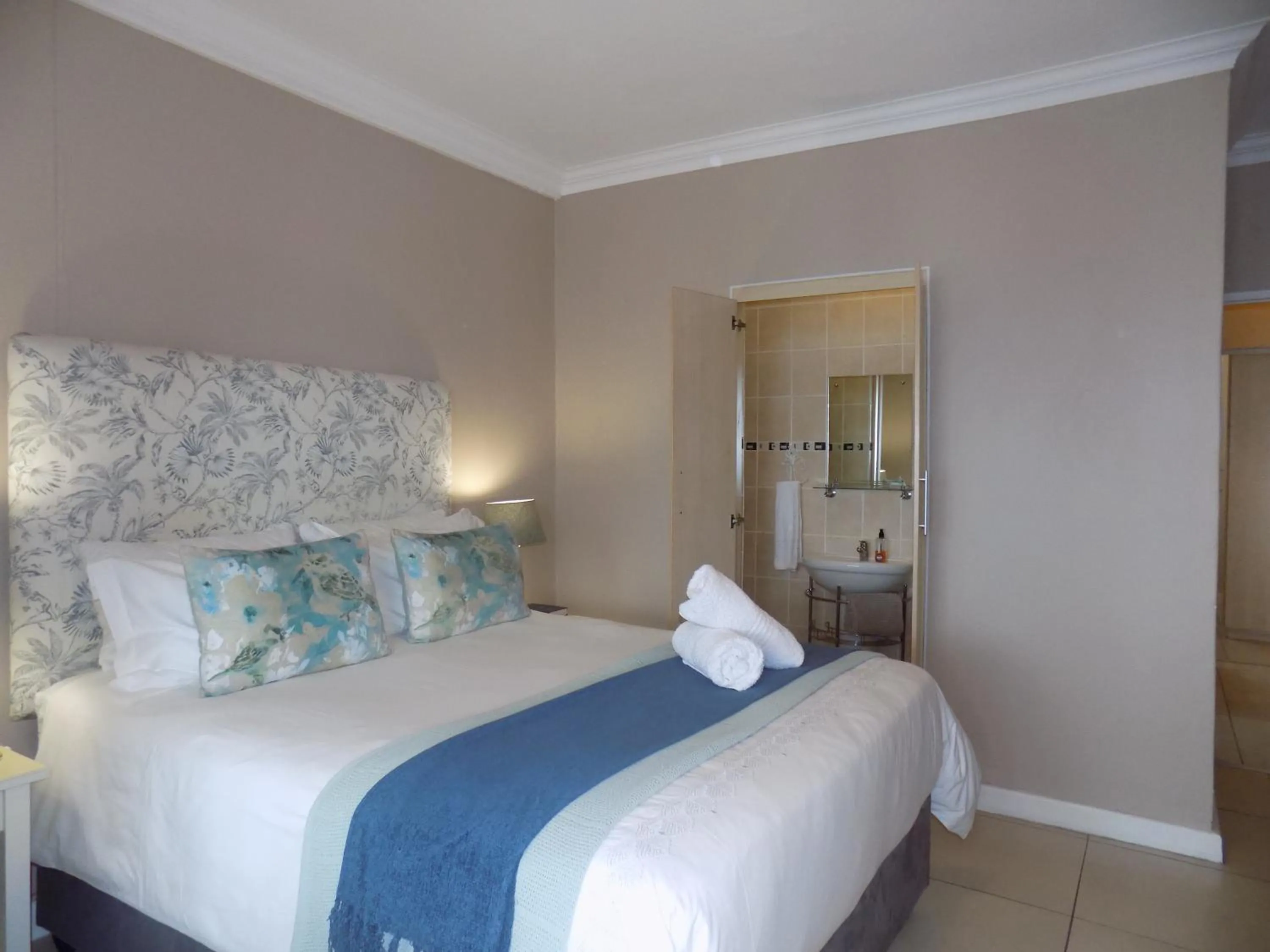 Bed in 2-bedroom Sea View Apartments