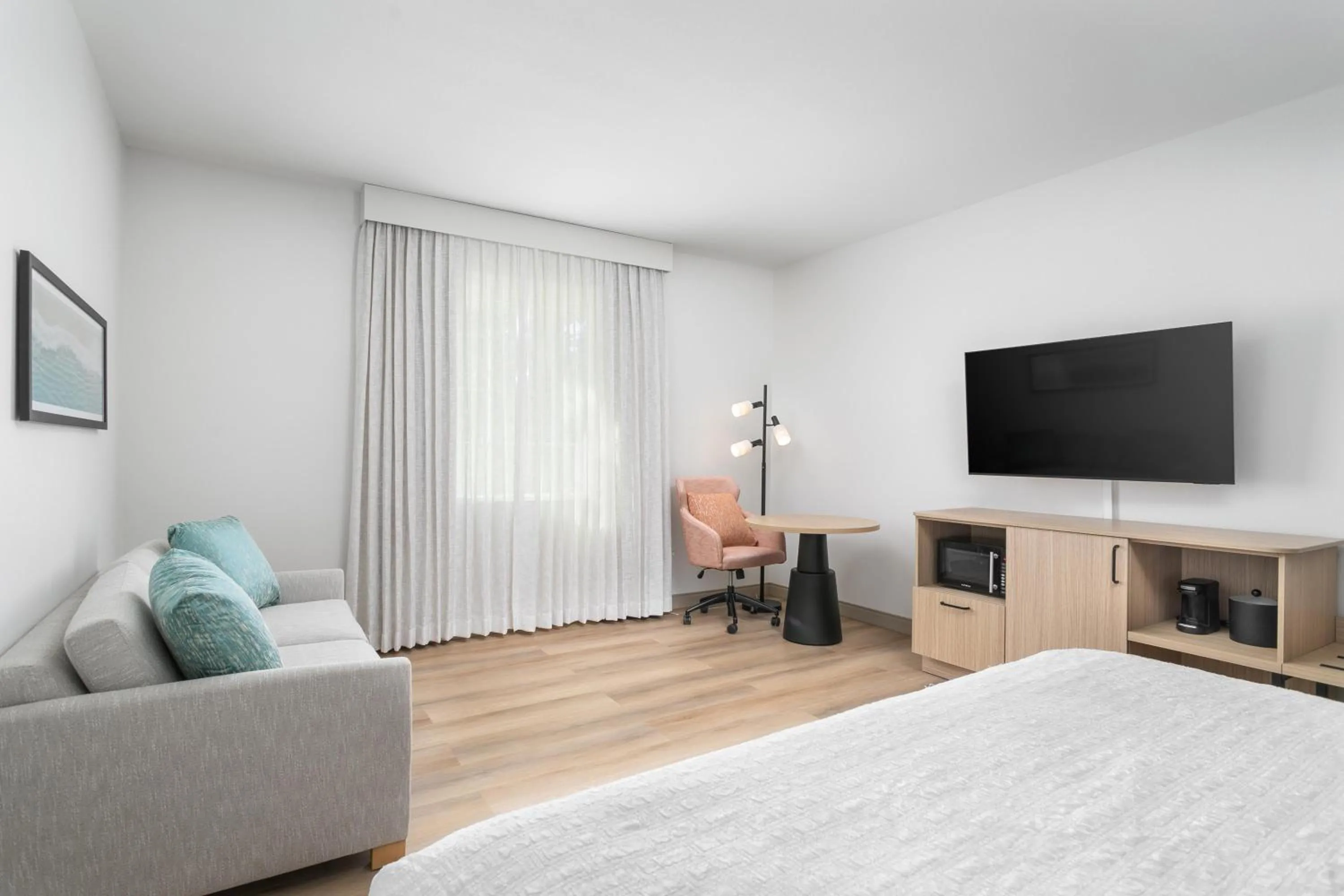 Bedroom, Bed in Hampton Inn New Smyrna Beach