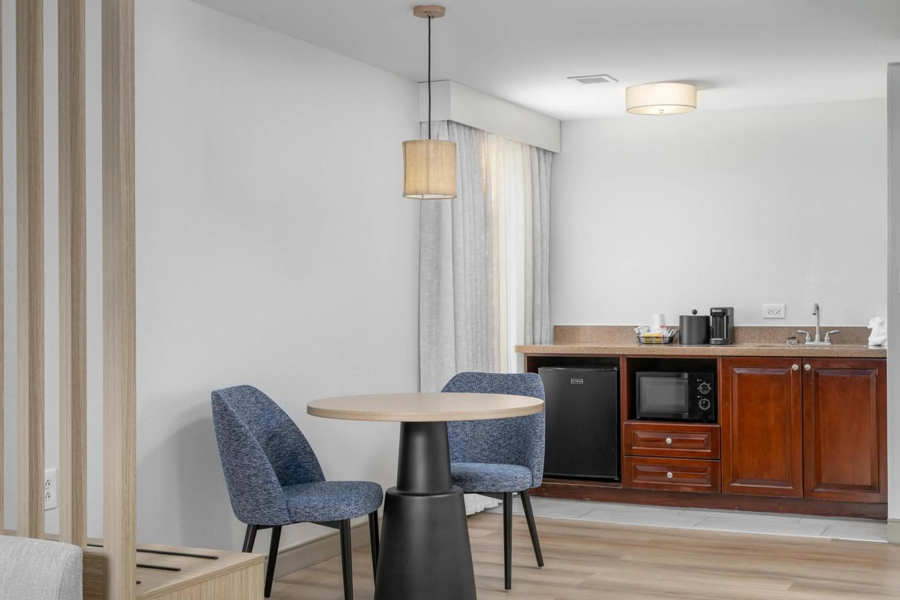 Kitchen or kitchenette in Hampton Inn New Smyrna Beach