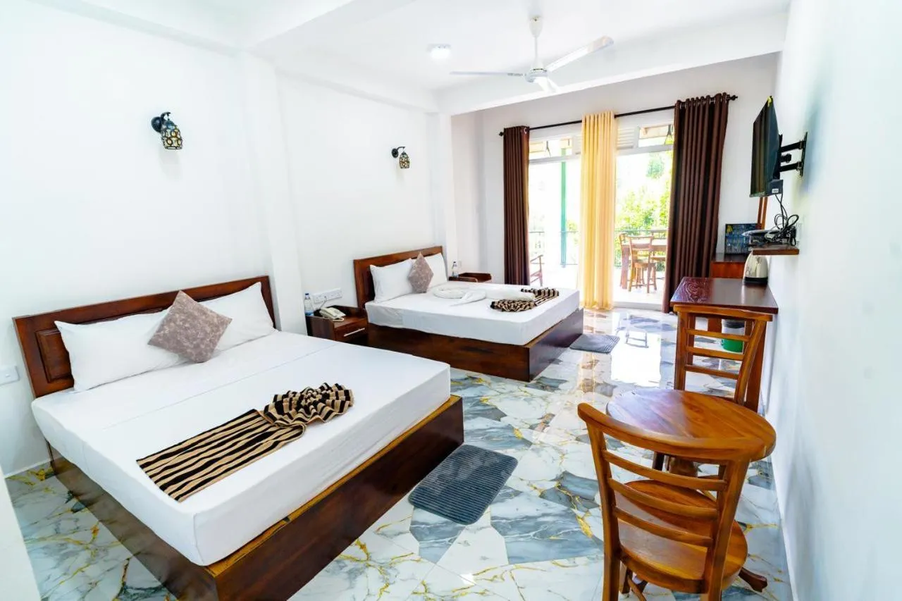 Bathroom, Bed in Top Mountain Resort