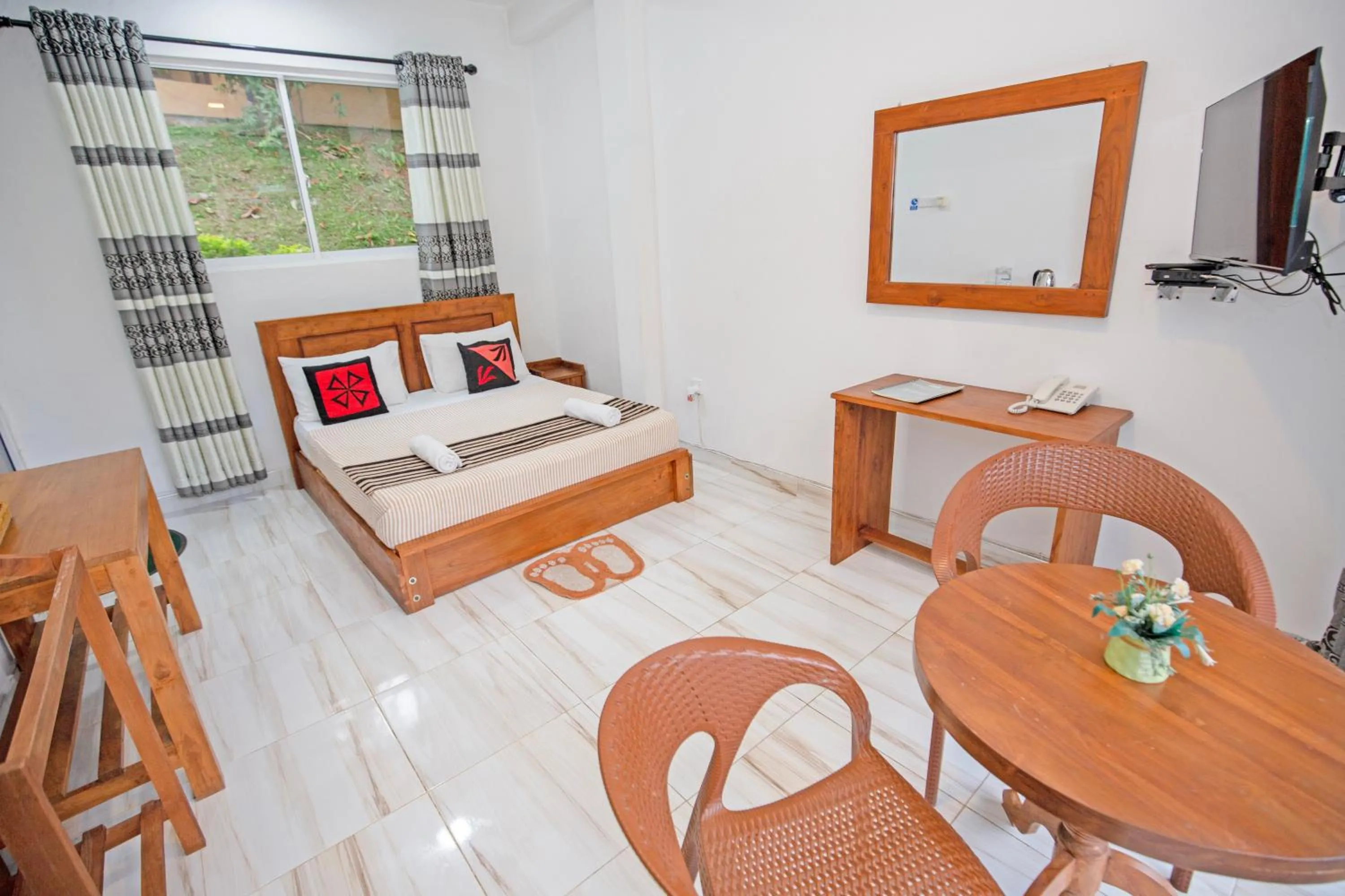 Bedroom, Bed in Top Mountain Resort